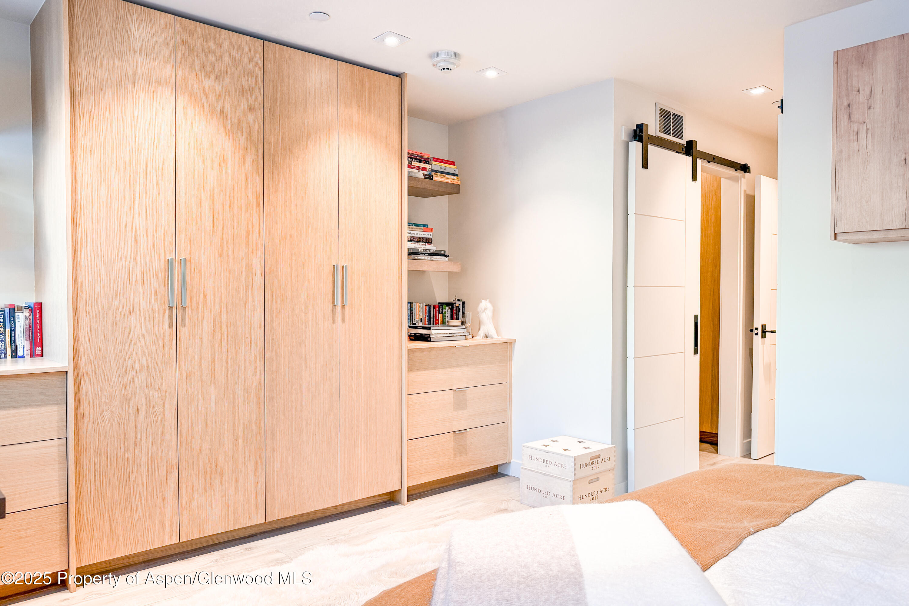 100 E Cooper Avenue, 4