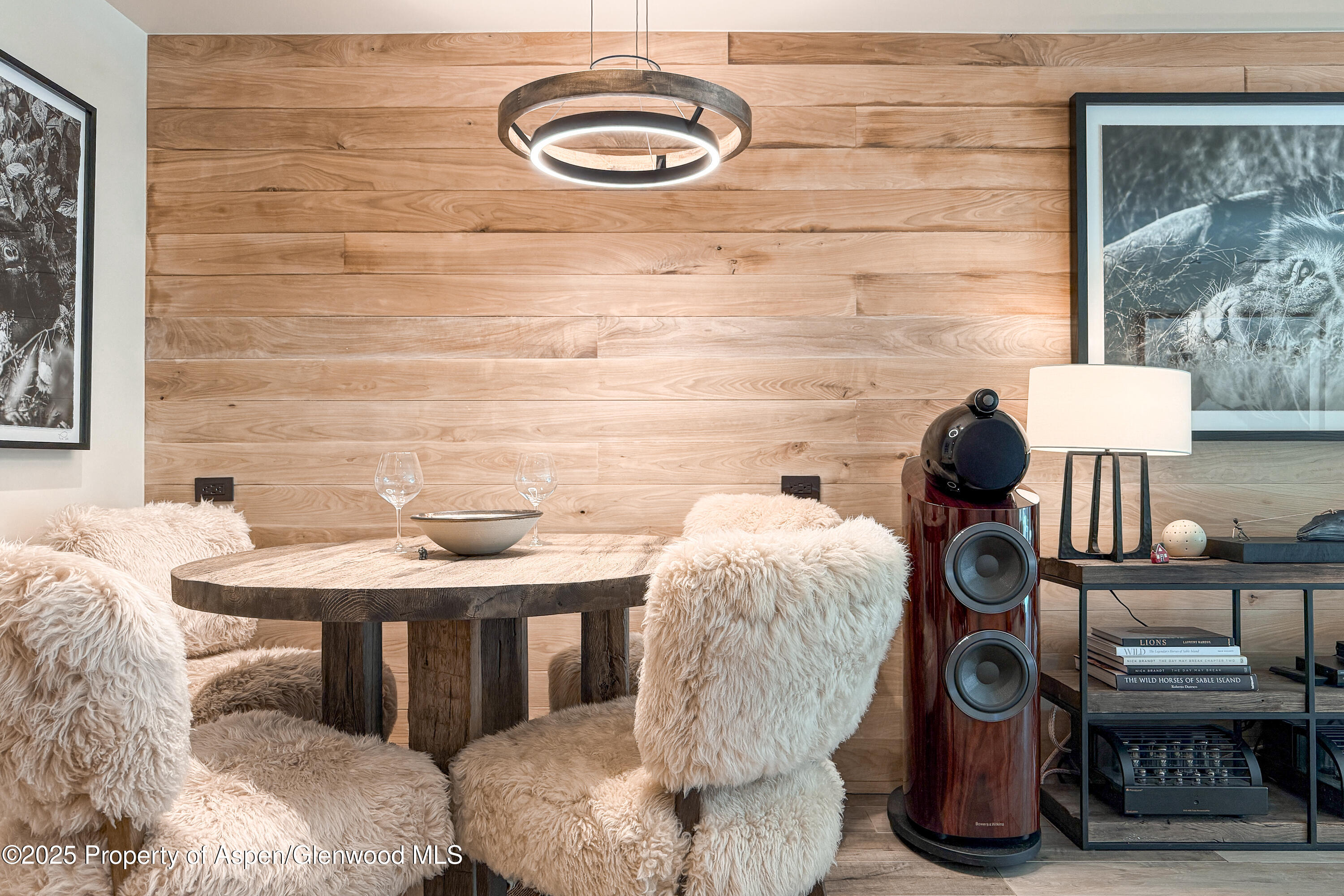 100 E Cooper Avenue, 4