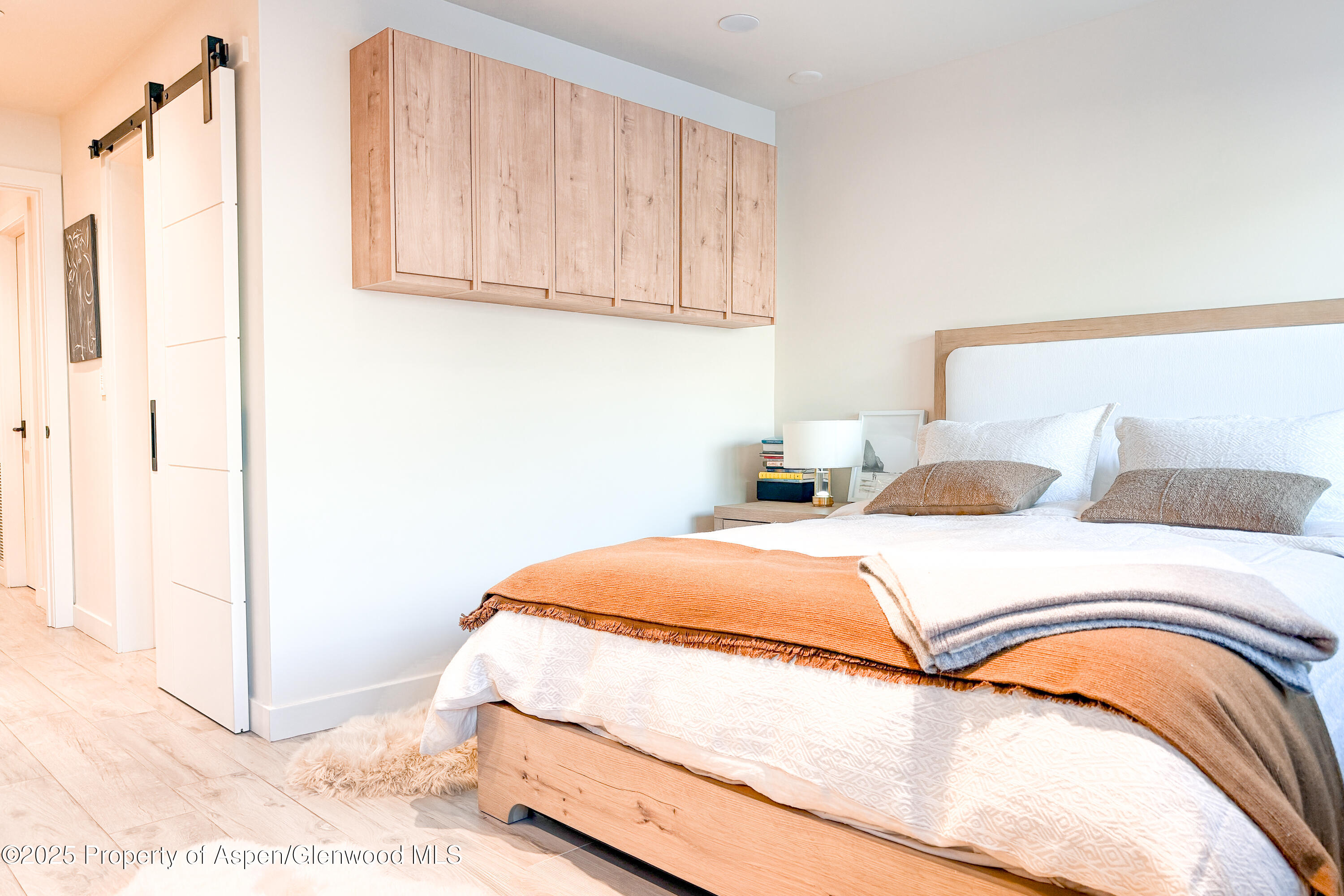 100 E Cooper Avenue, 4