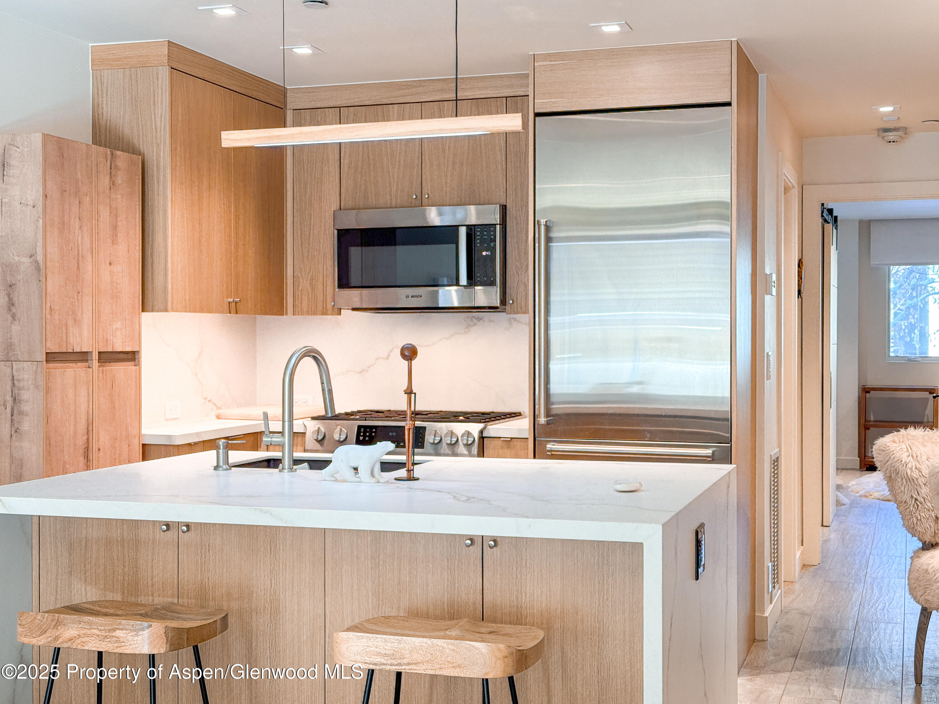 100 E Cooper Avenue, 4