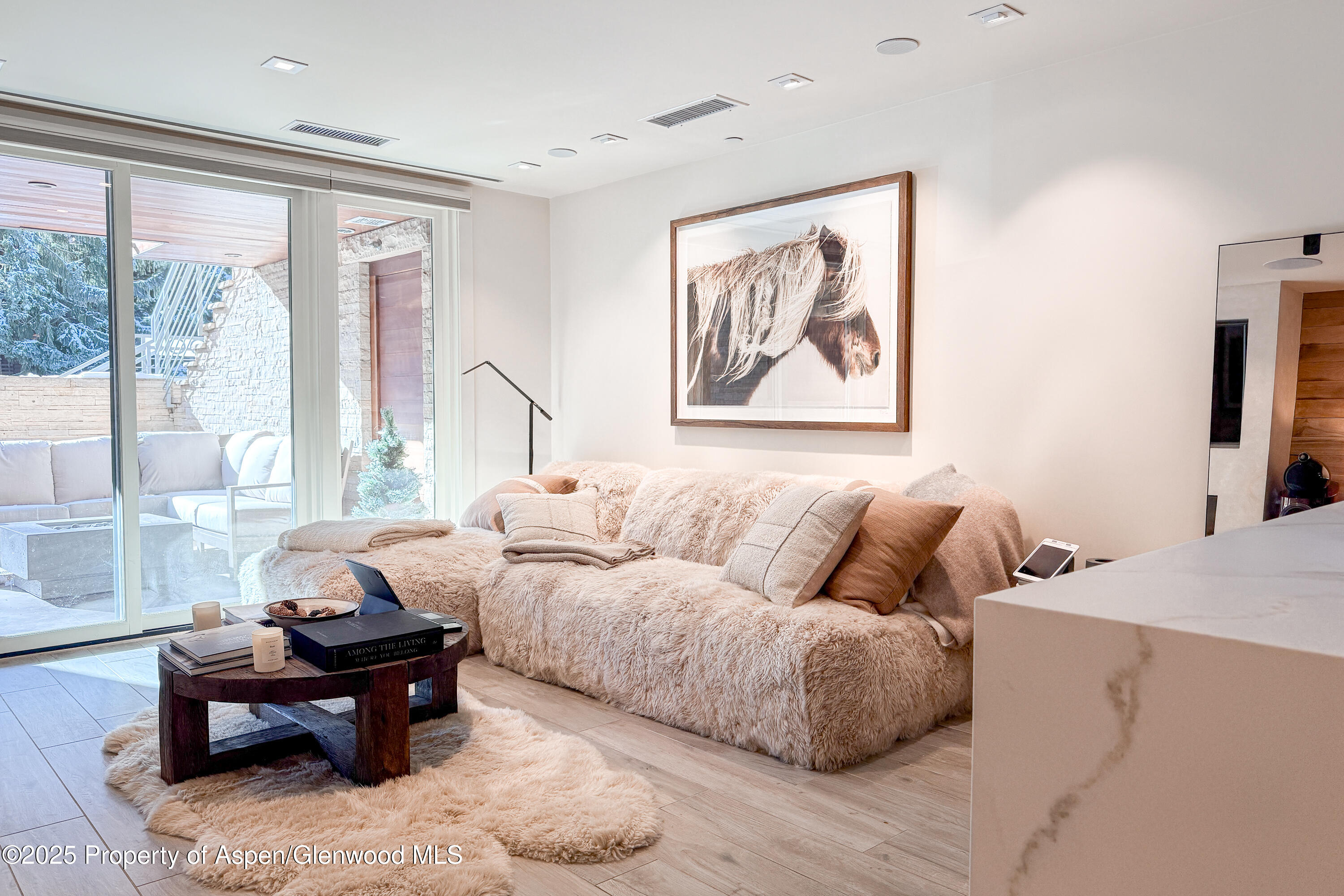 100 E Cooper Avenue, 4