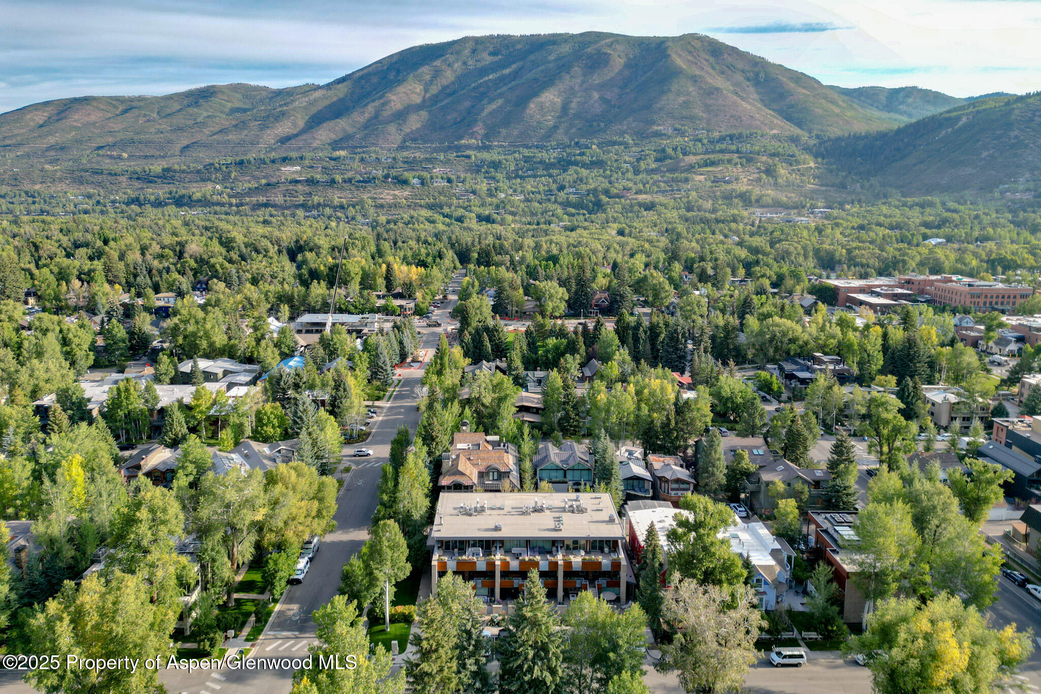 100 E Cooper Avenue, 4