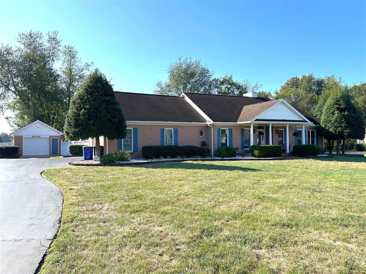 110 Oak Pointe Court