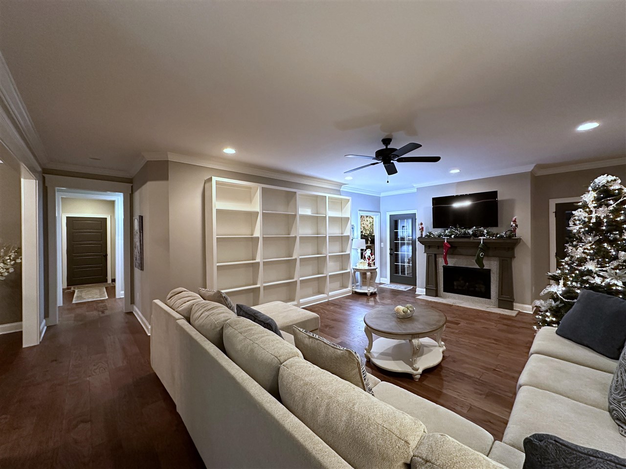 2415 Silver Oak Street