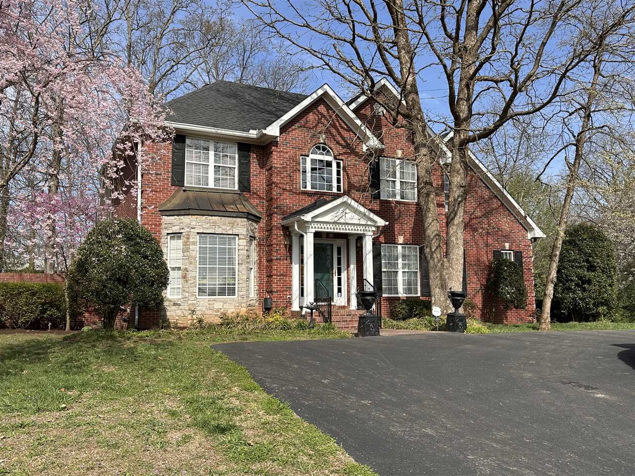 3384 Red Oak Court