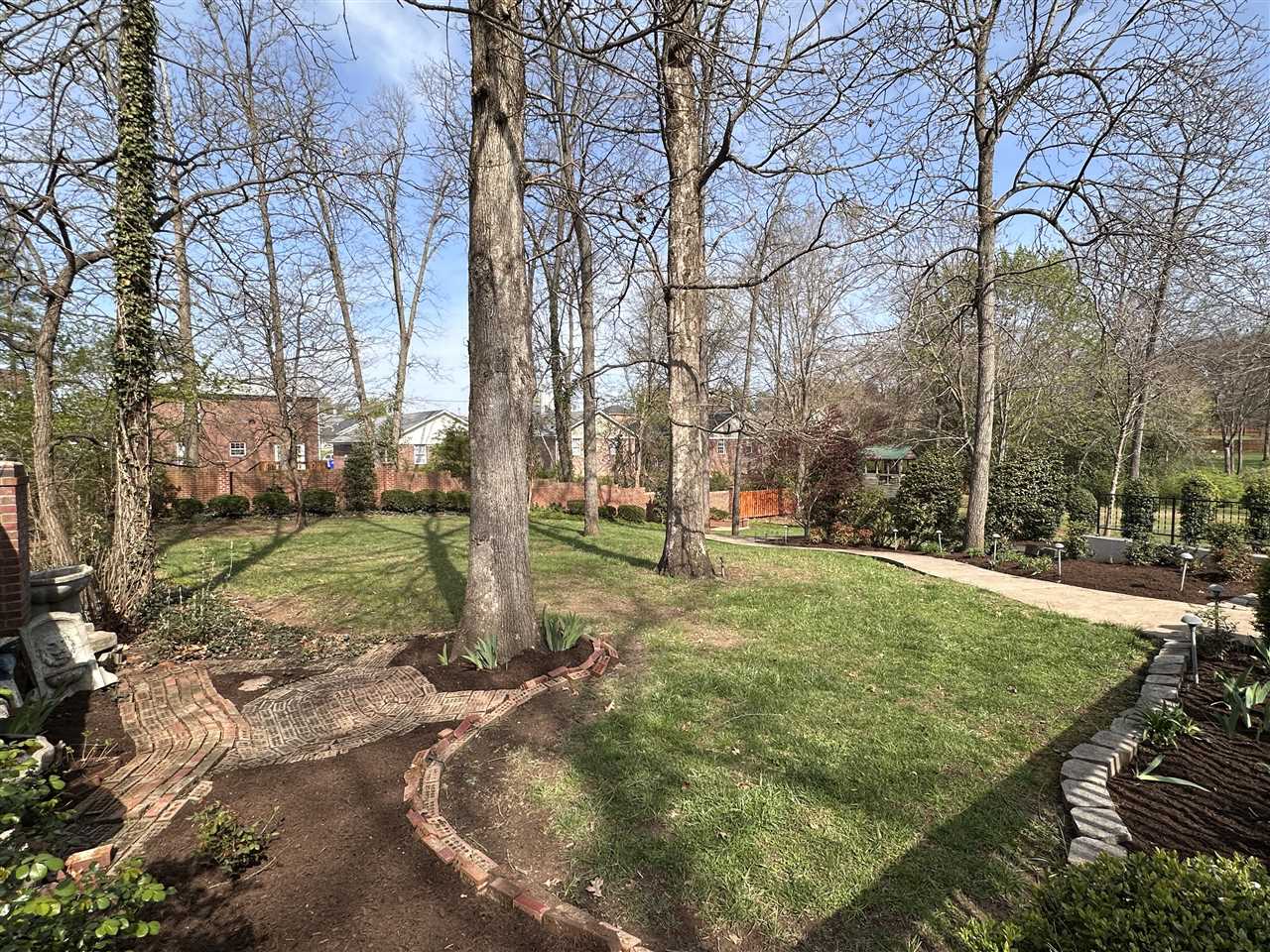 3384 Red Oak Court