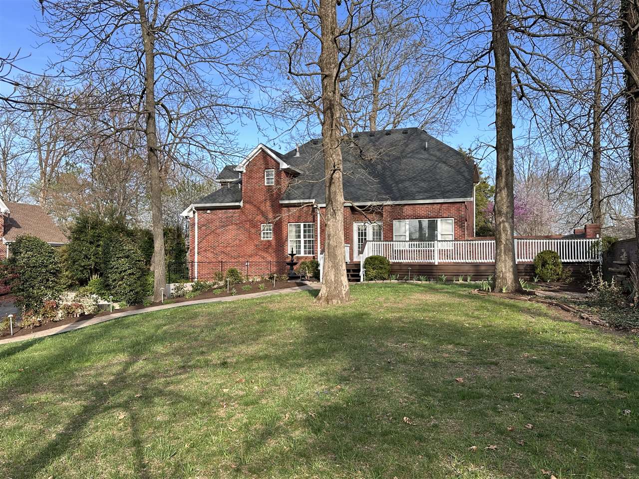 3384 Red Oak Court