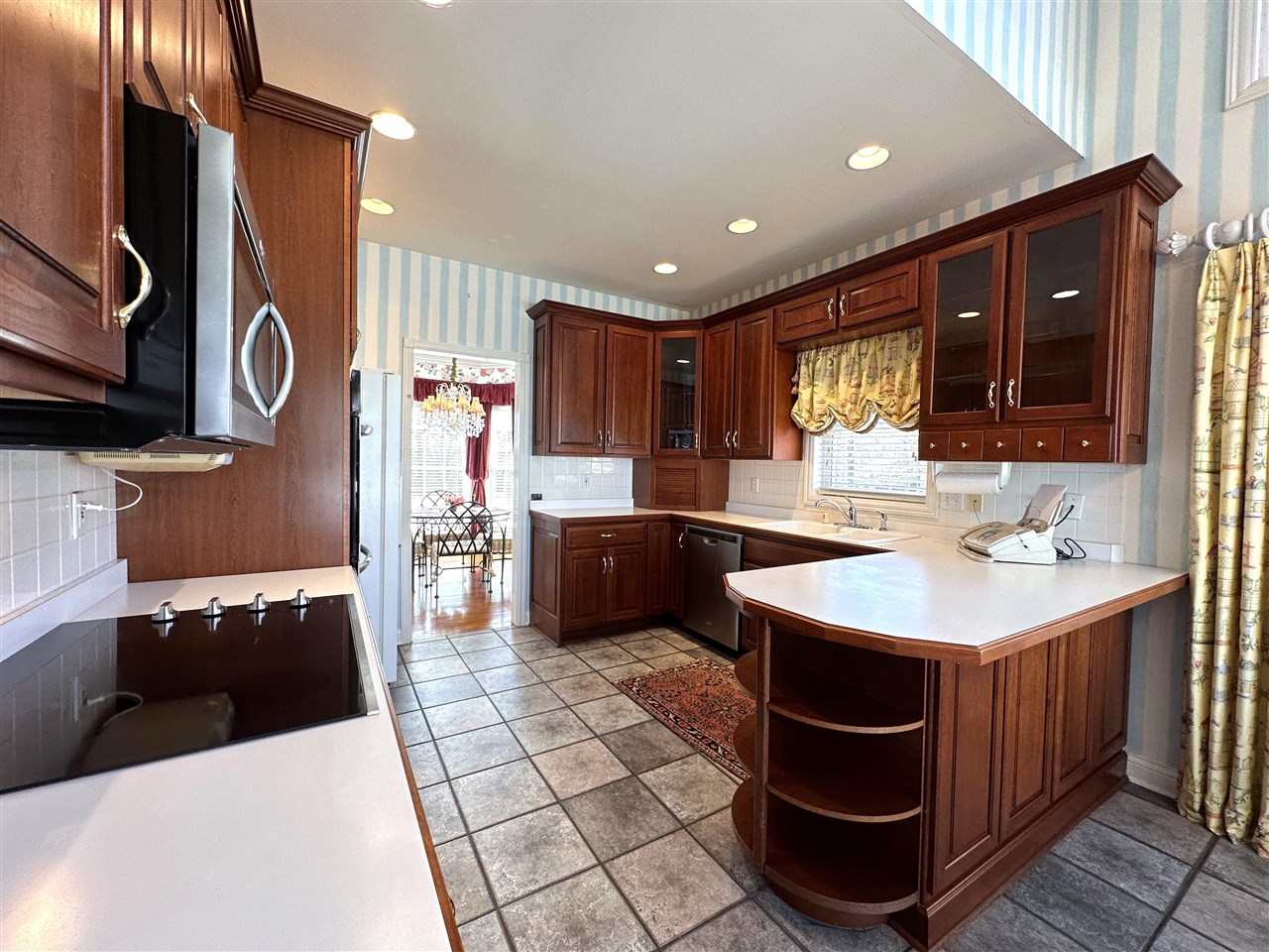 3384 Red Oak Court