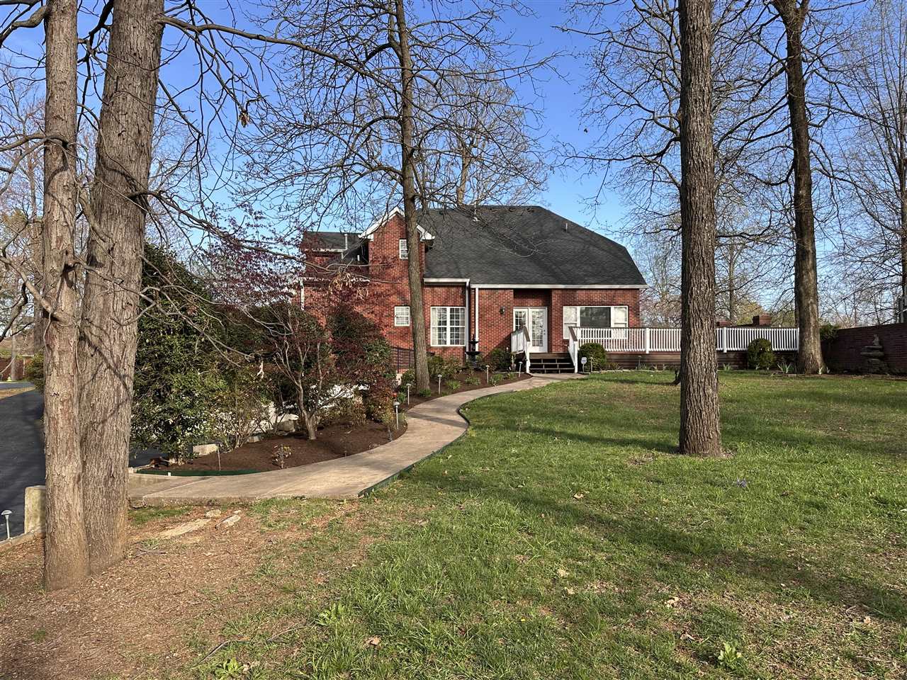 3384 Red Oak Court