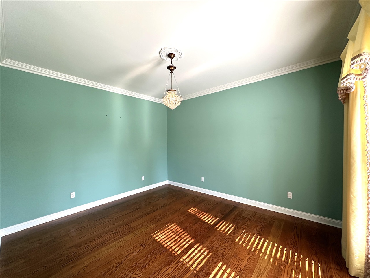 3384 Red Oak Court