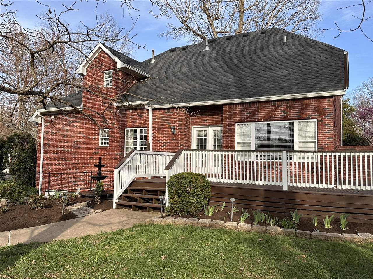 3384 Red Oak Court