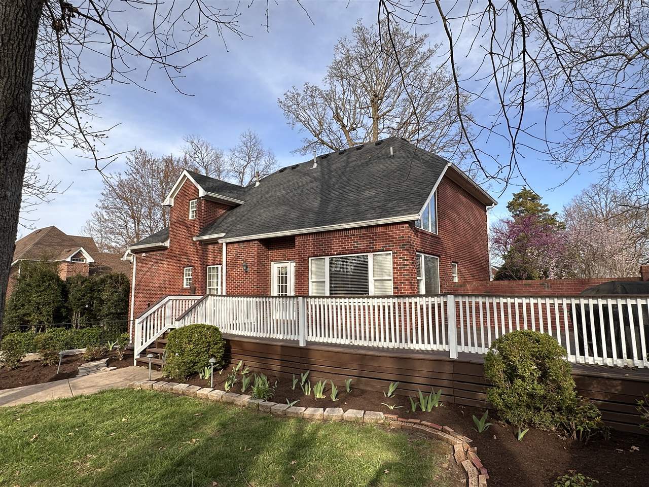 3384 Red Oak Court