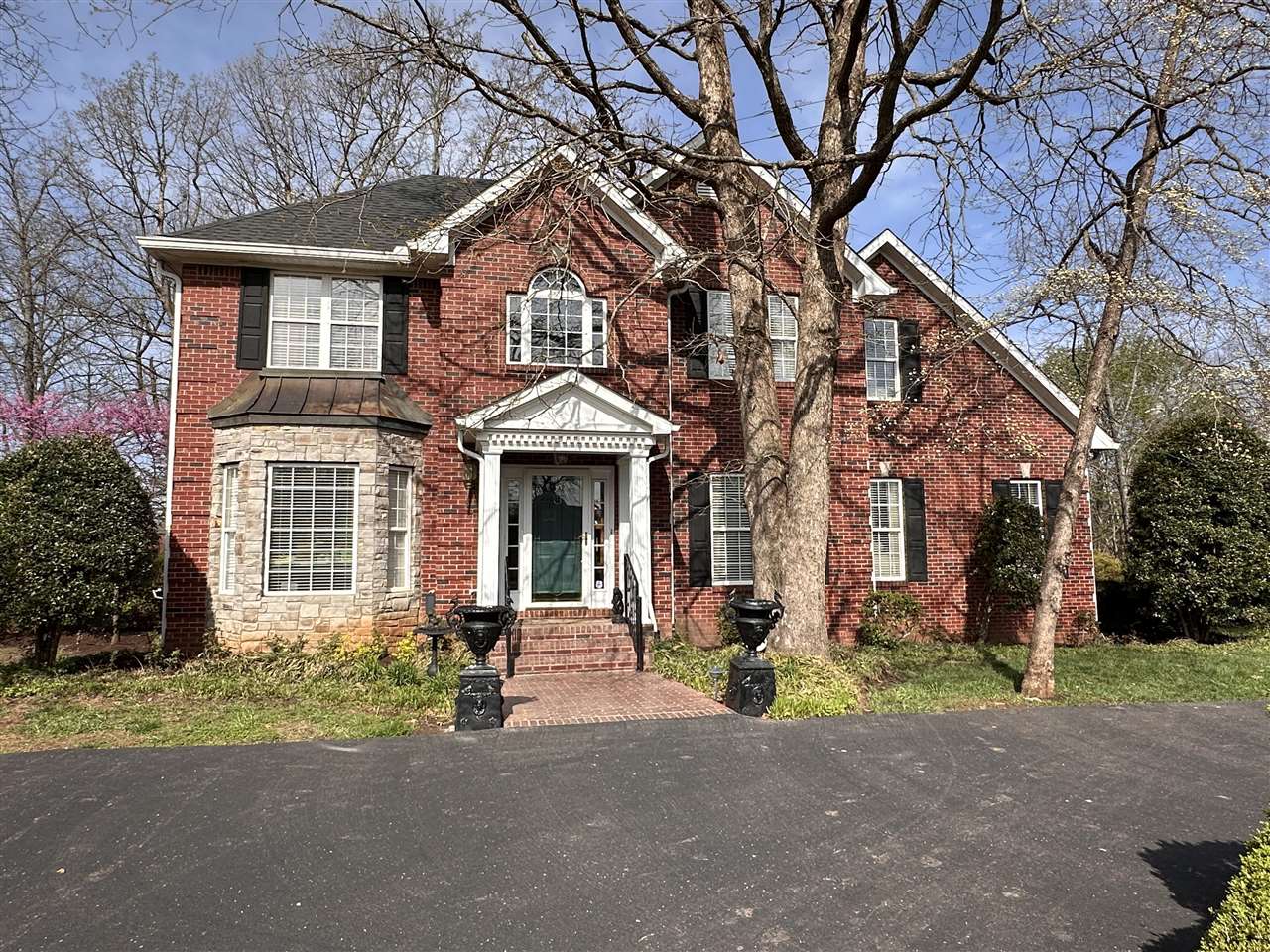 3384 Red Oak Court