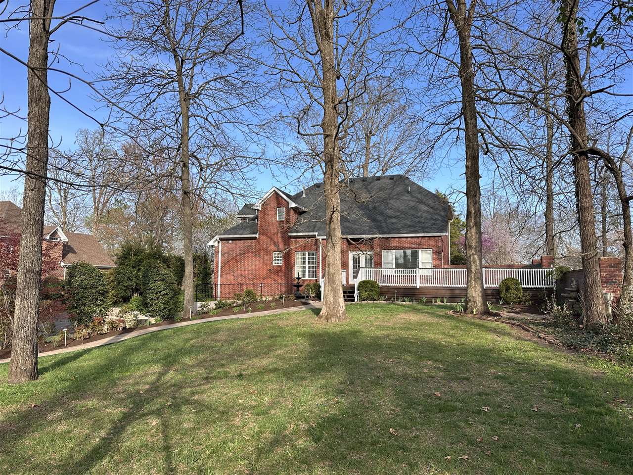 3384 Red Oak Court