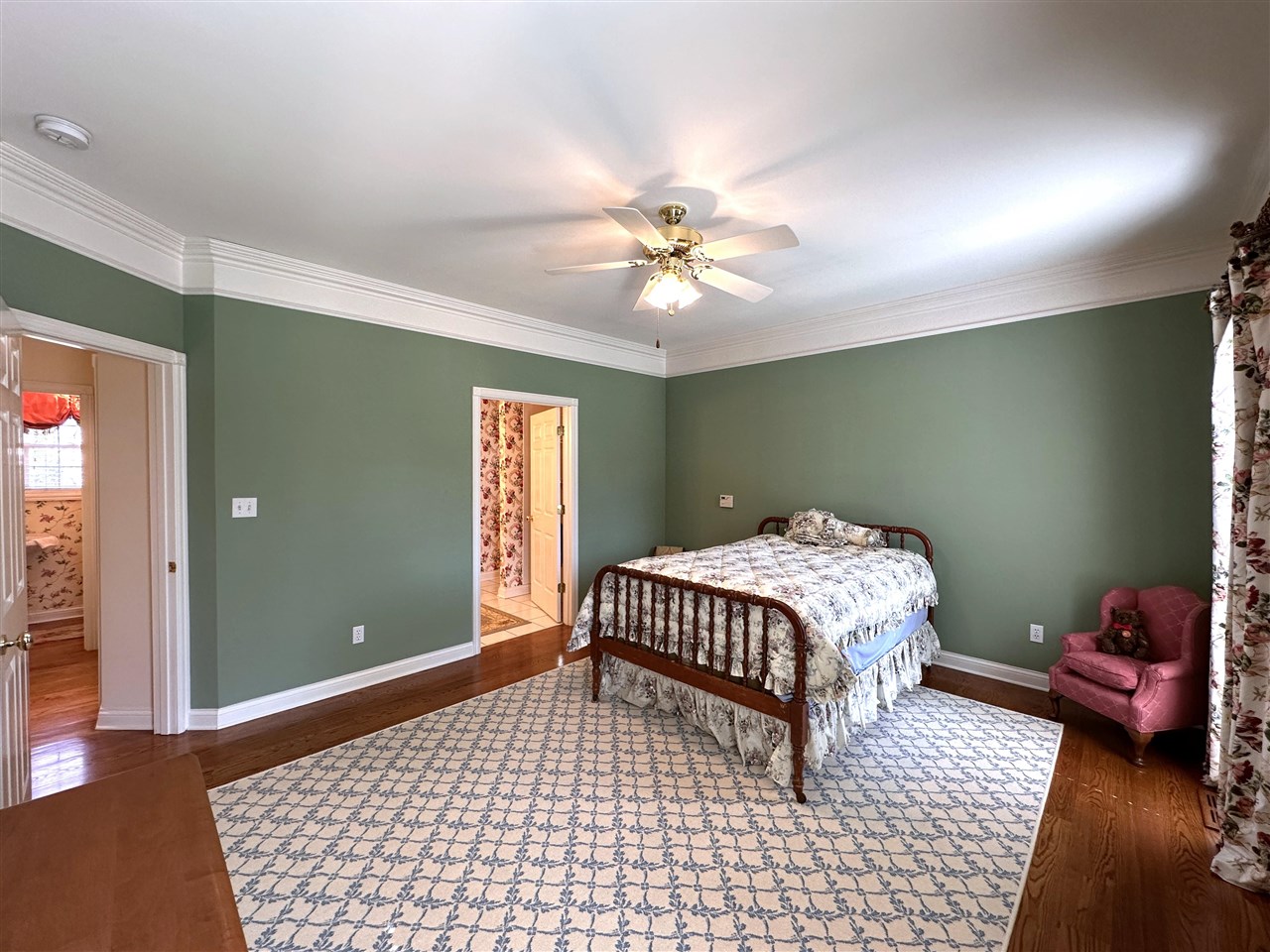 3384 Red Oak Court