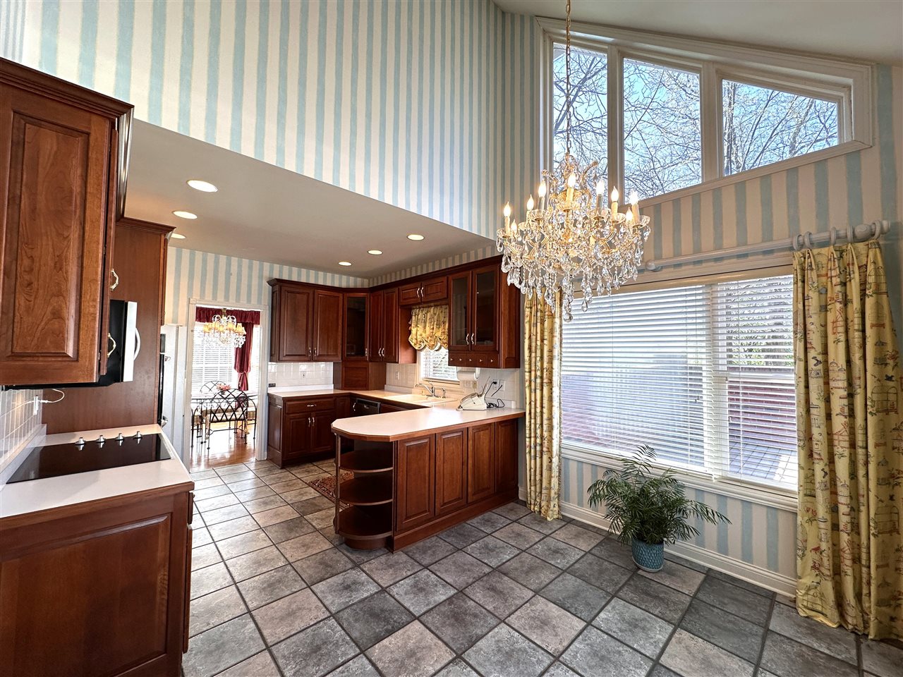 3384 Red Oak Court