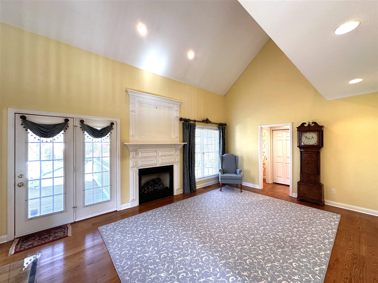 3384 Red Oak Court