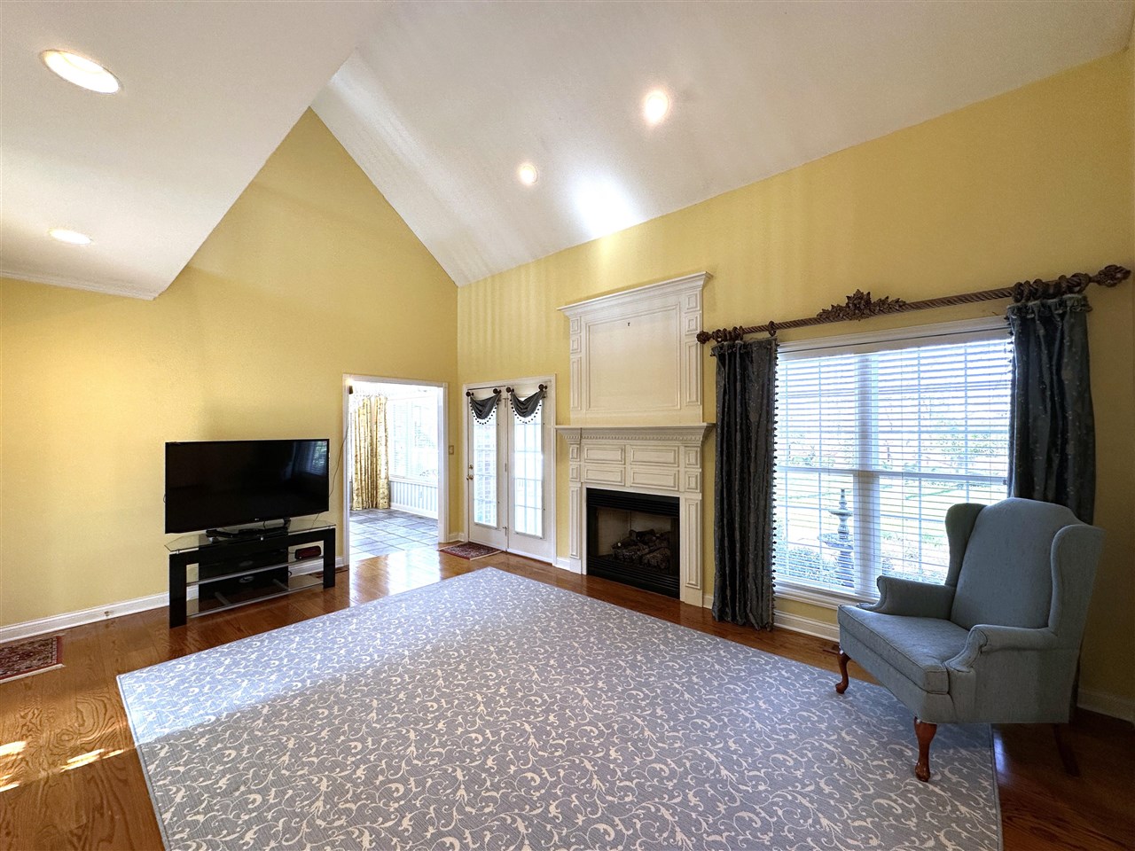 3384 Red Oak Court