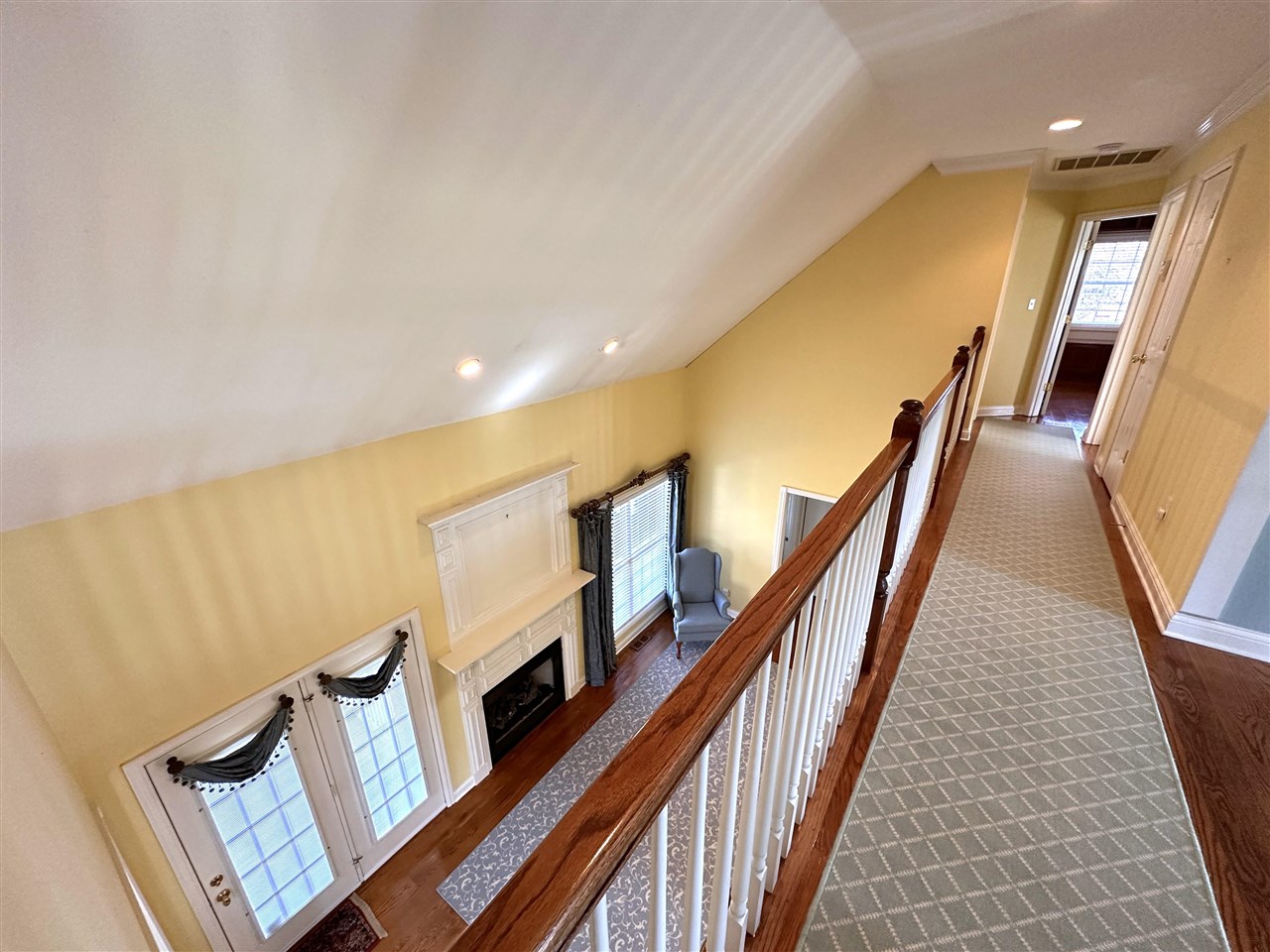 3384 Red Oak Court