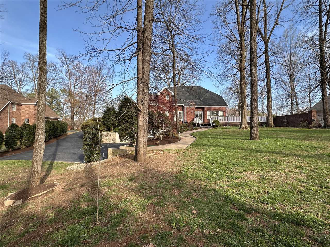 3384 Red Oak Court