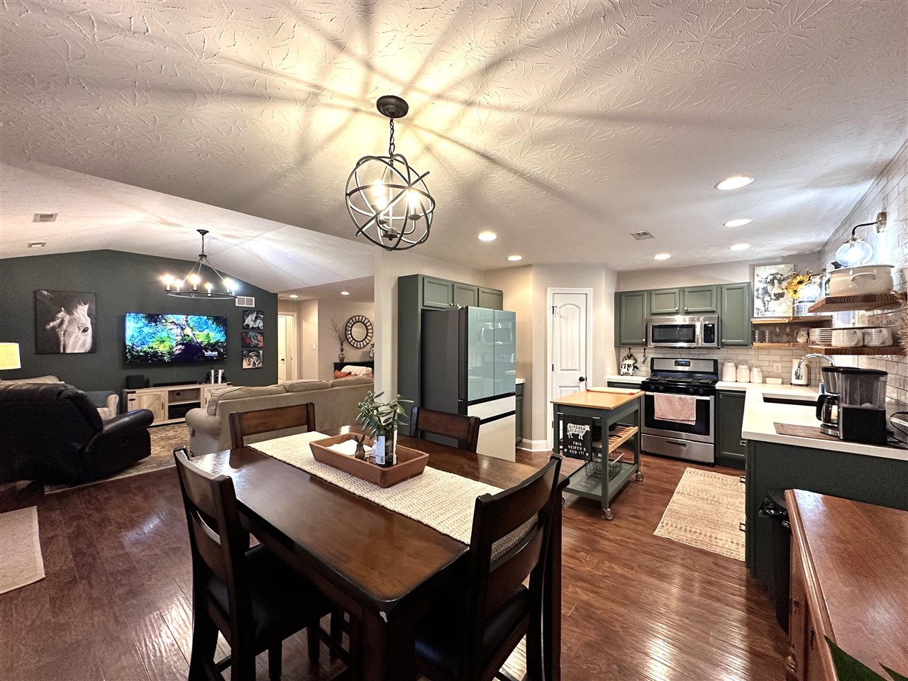 5435 Hackberry Way