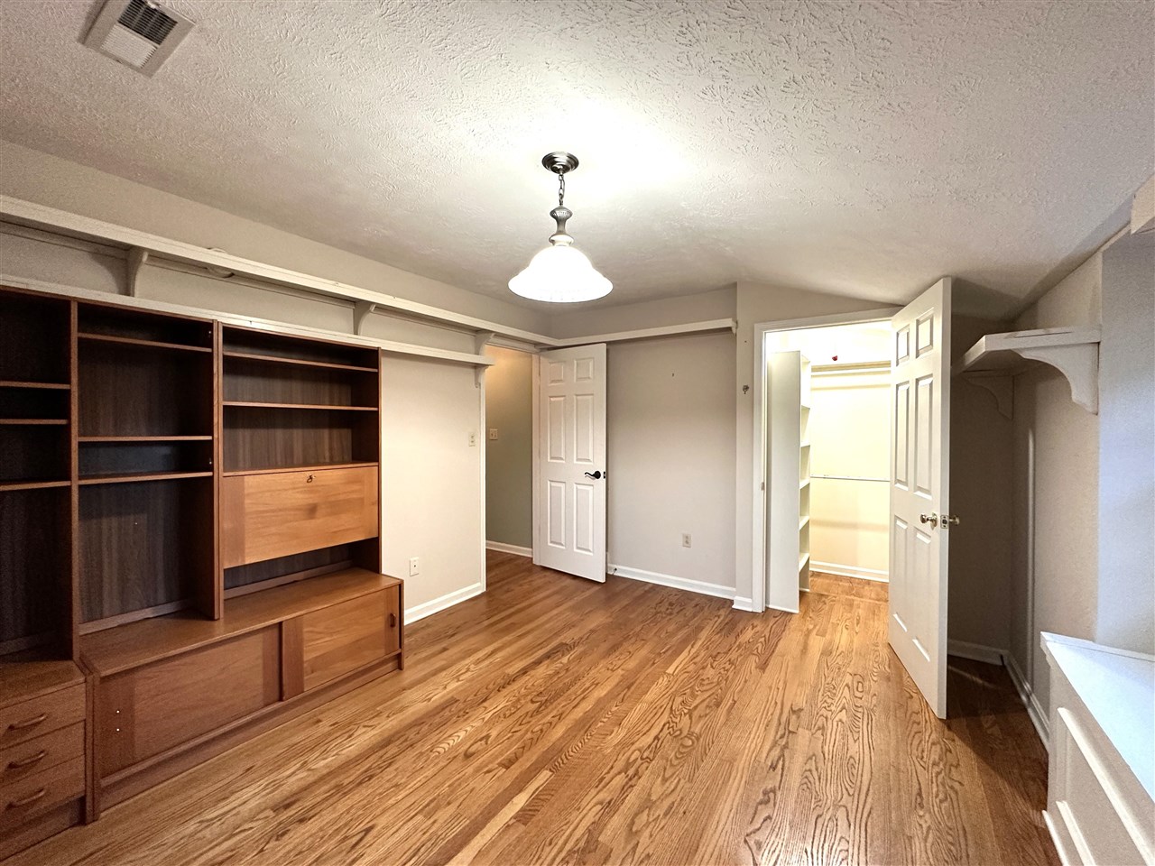 2037 Middle Bridge Road