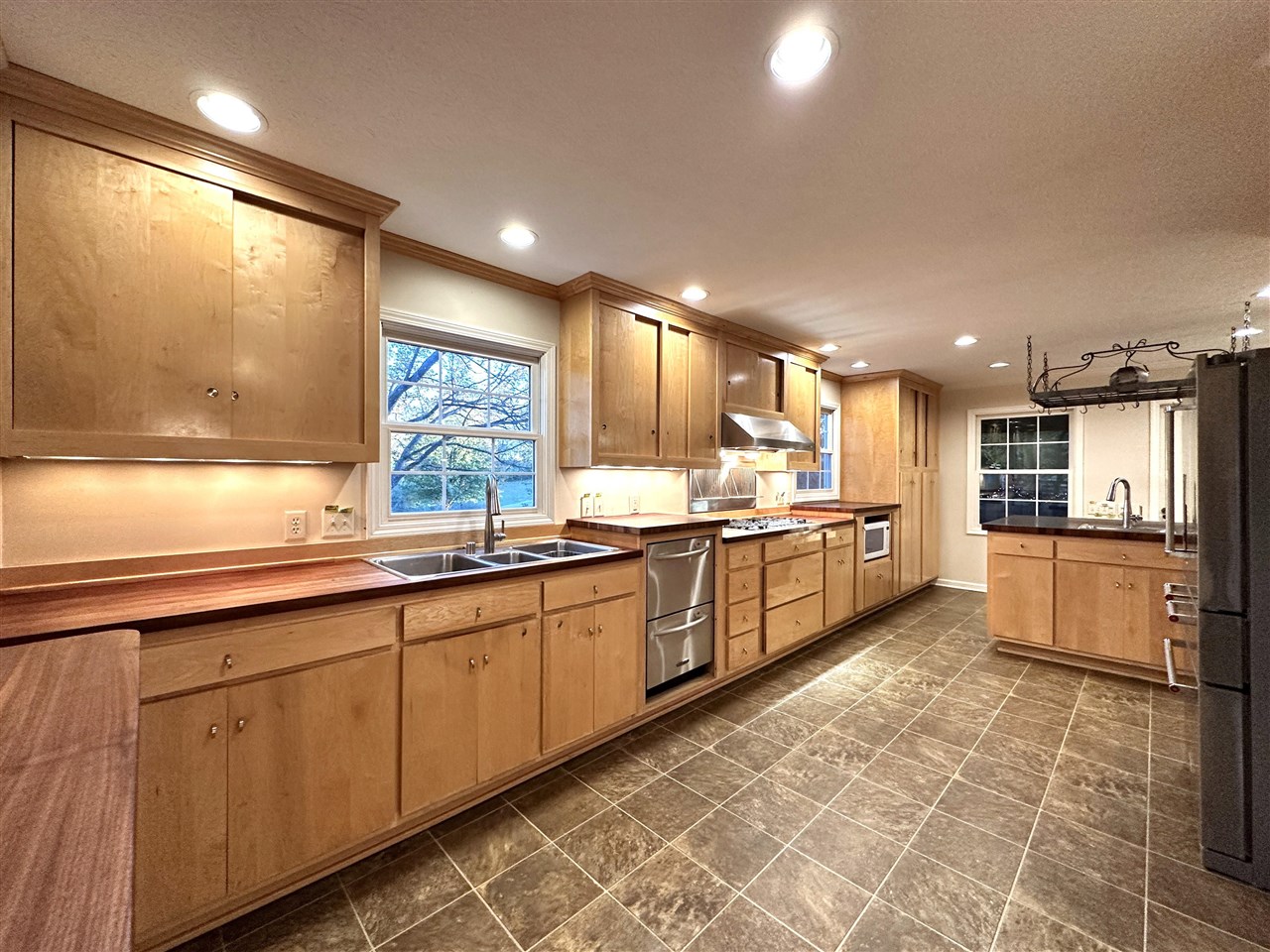 2037 Middle Bridge Road