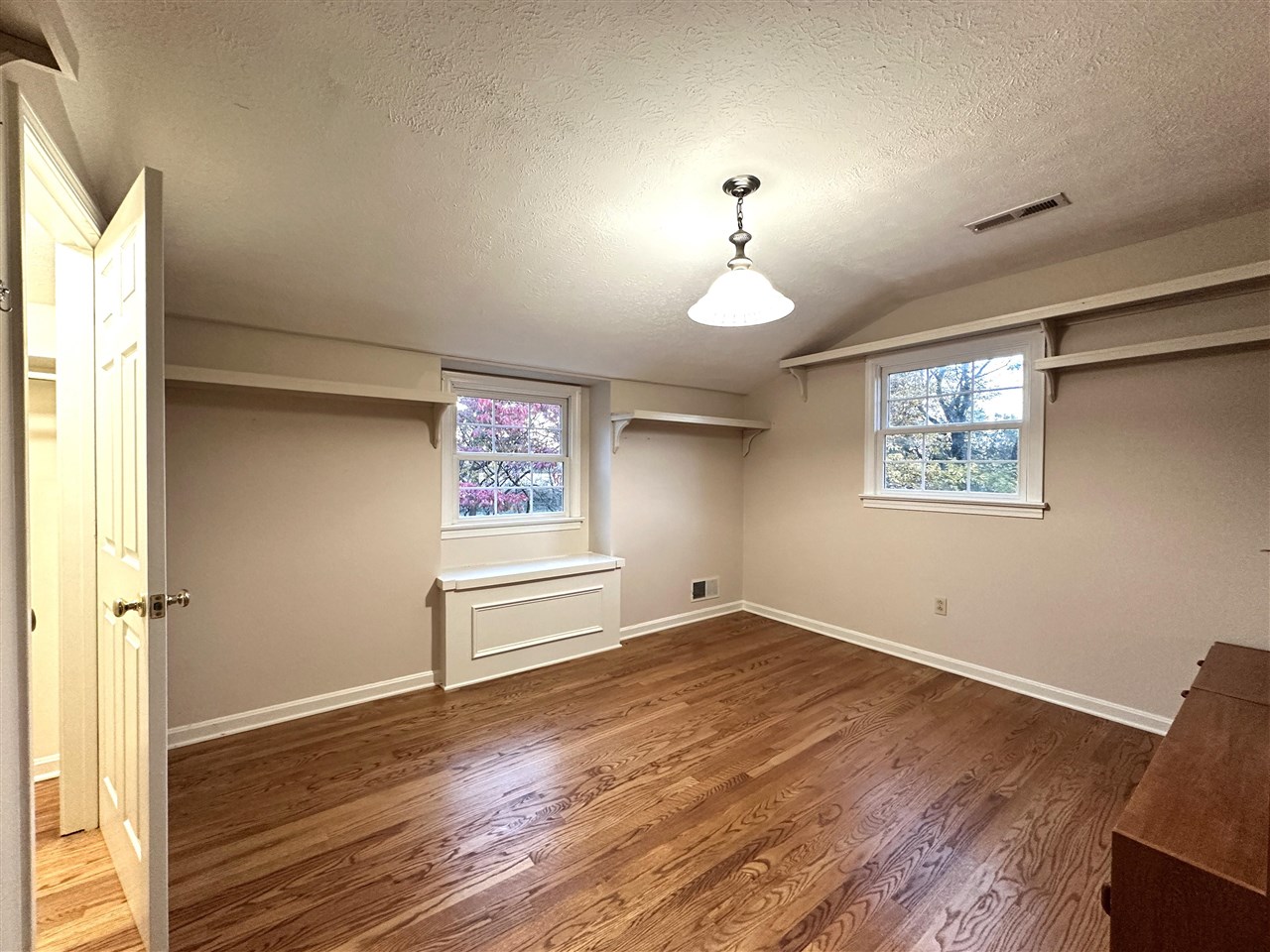 2037 Middle Bridge Road