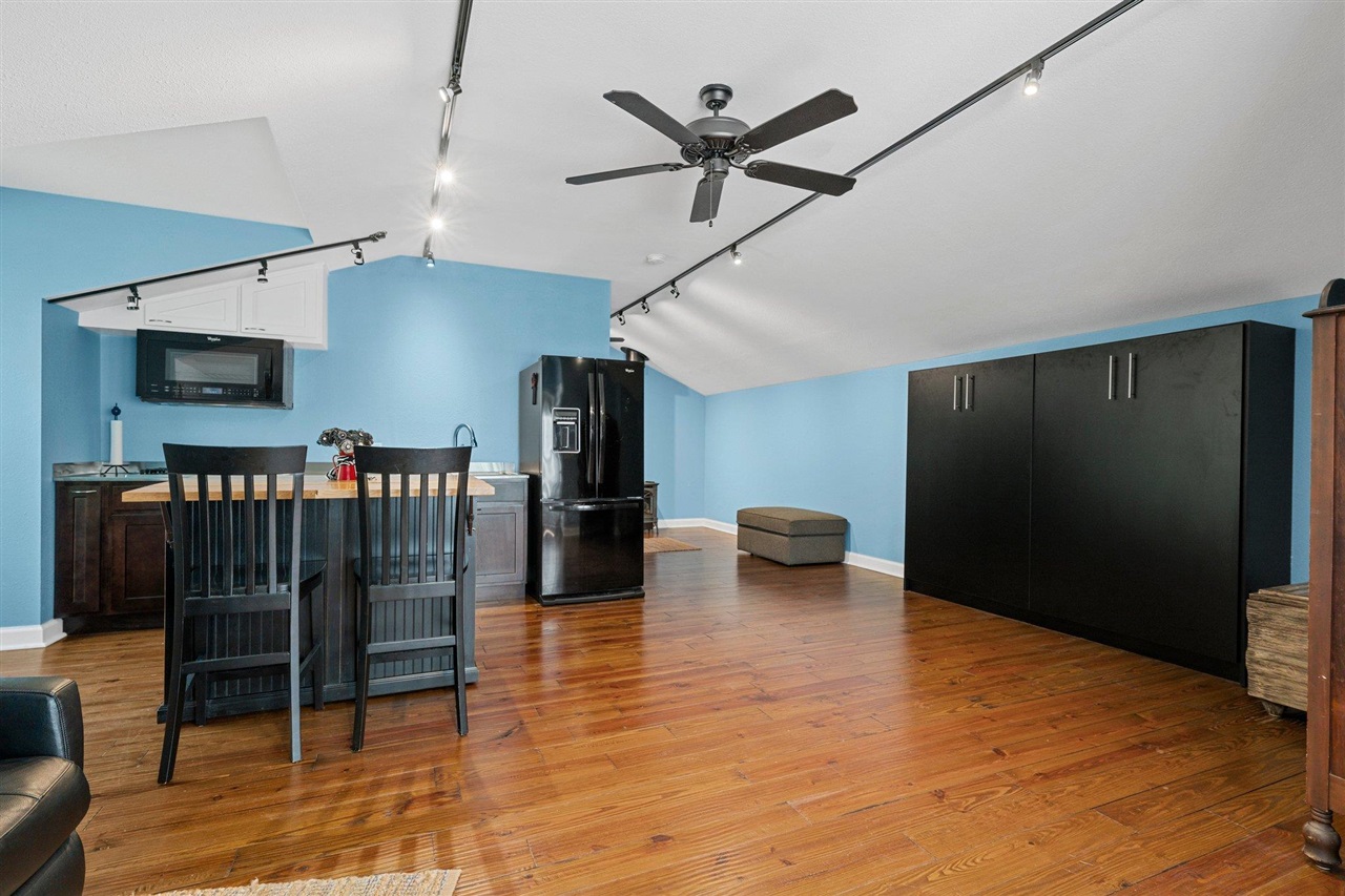 2037 Middle Bridge Road