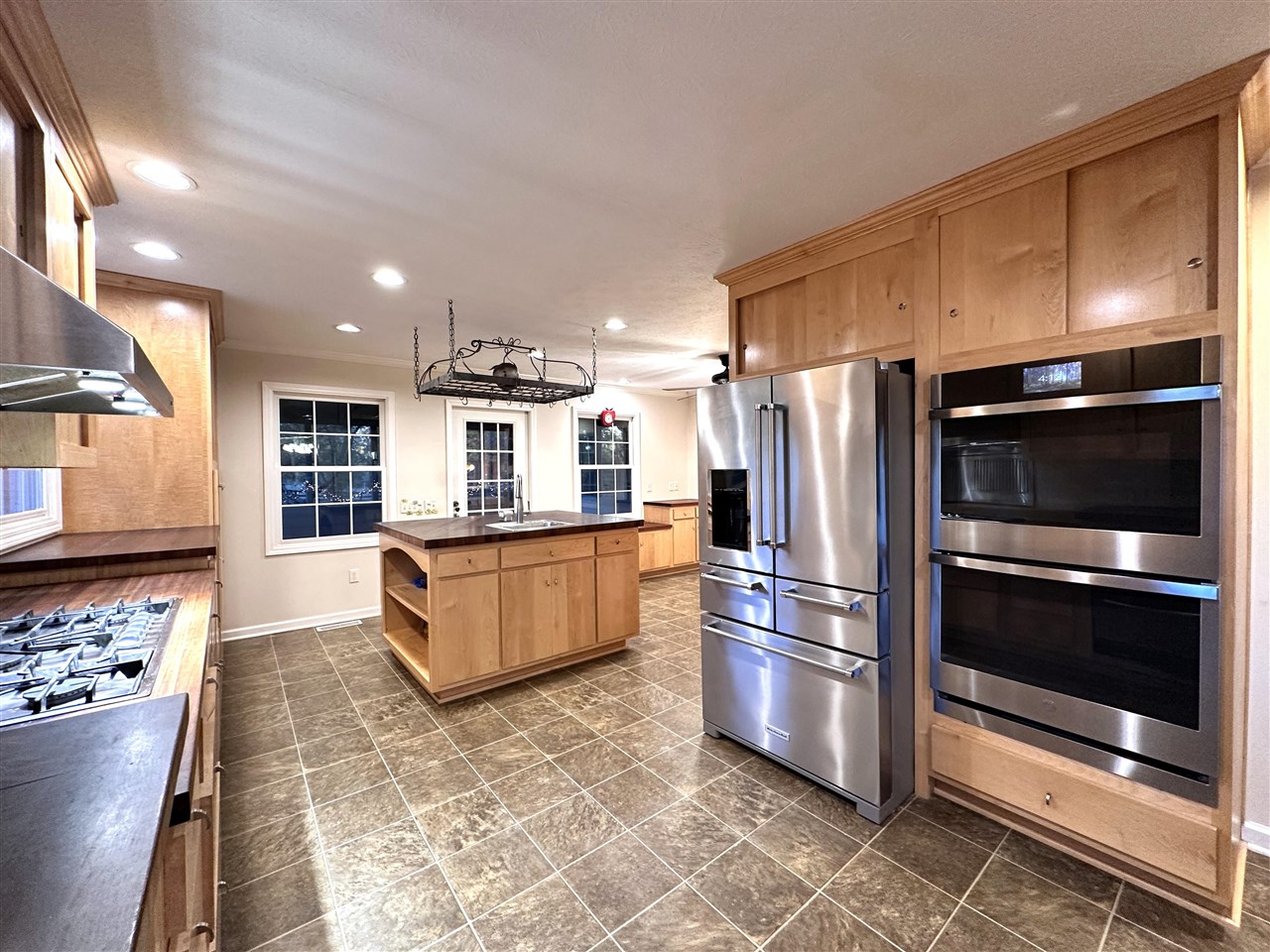 2037 Middle Bridge Road
