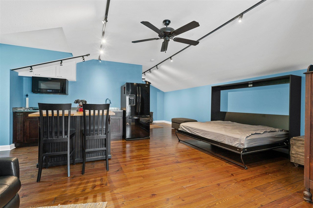 2037 Middle Bridge Road
