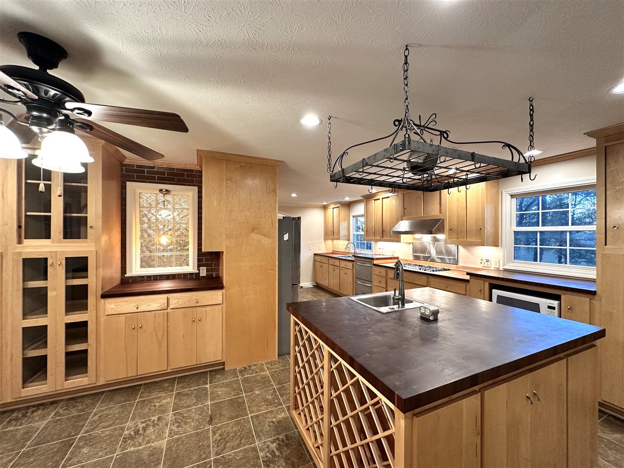 2037 Middle Bridge Road