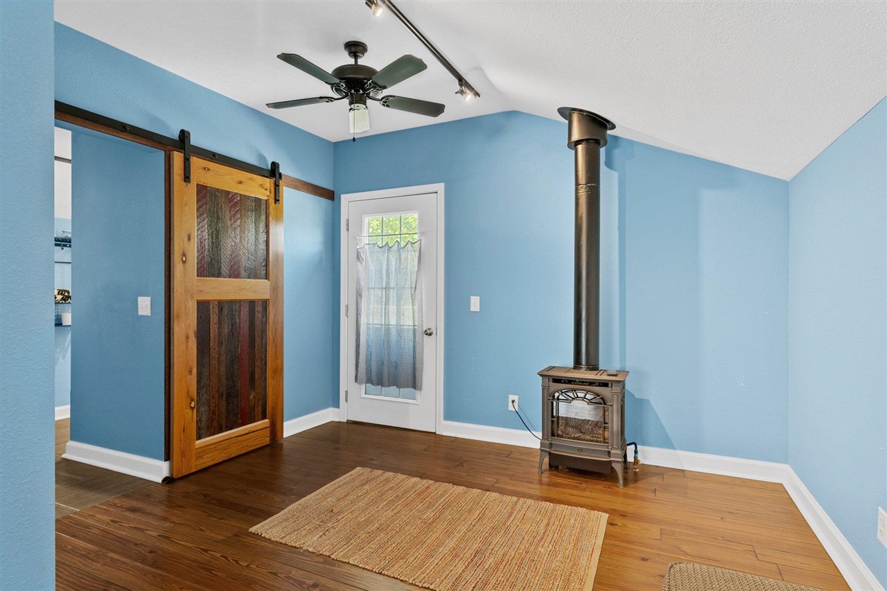 2037 Middle Bridge Road