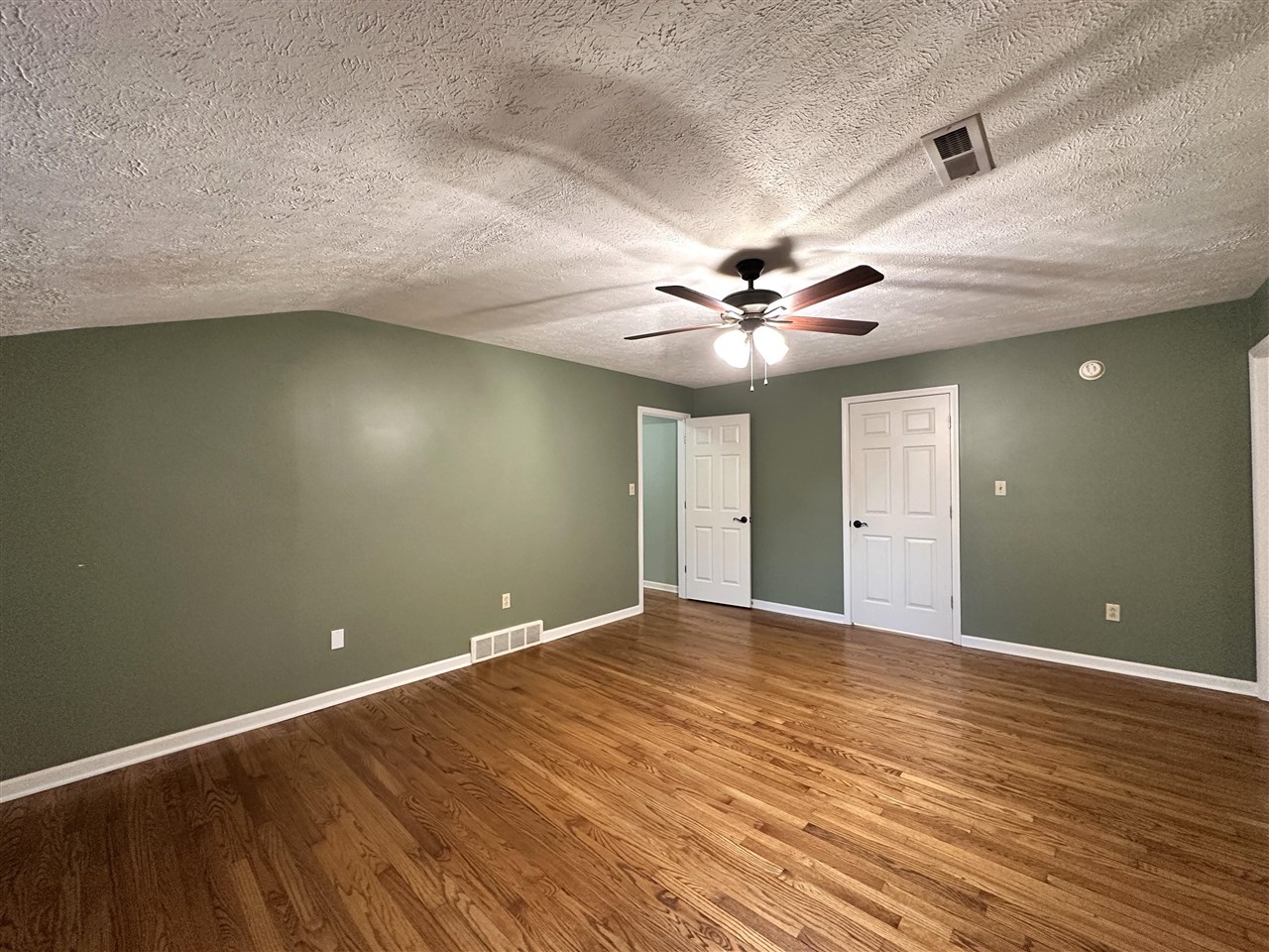 2037 Middle Bridge Road