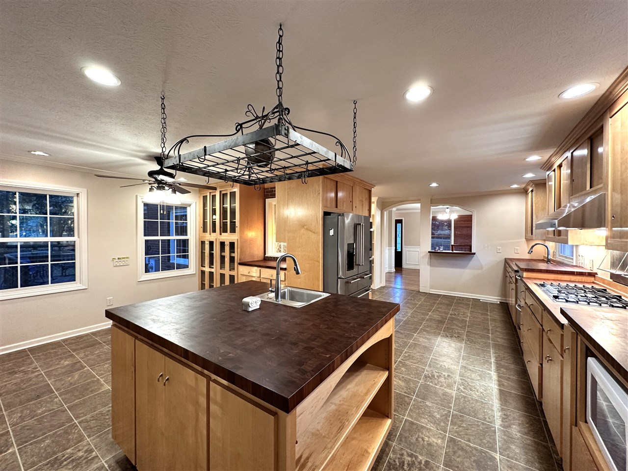 2037 Middle Bridge Road