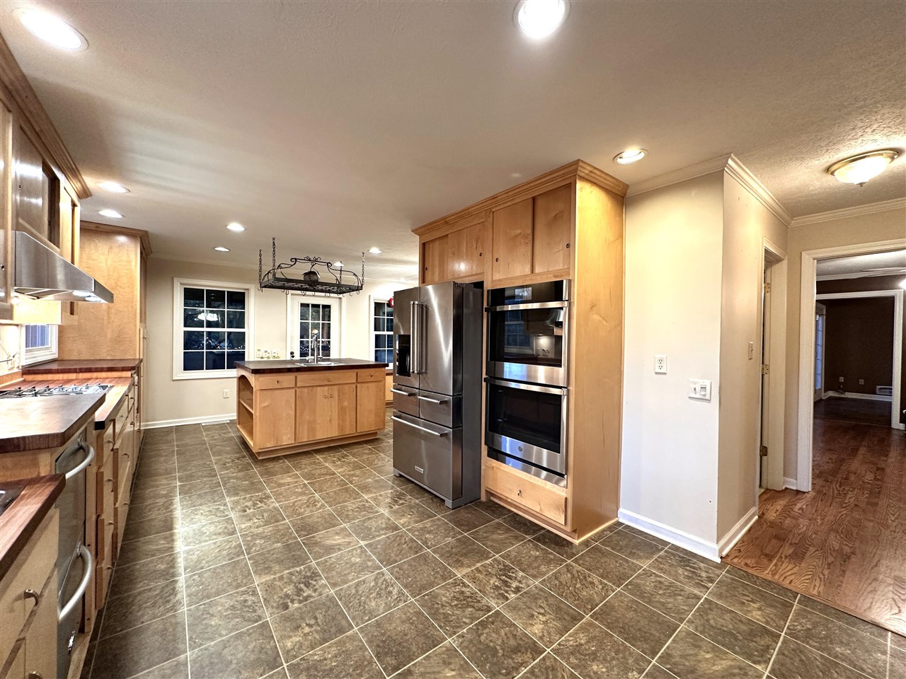 2037 Middle Bridge Road