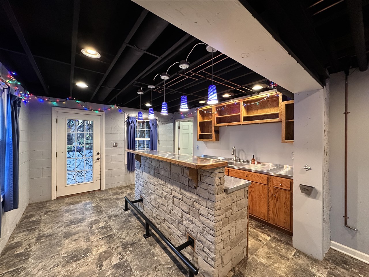 2037 Middle Bridge Road
