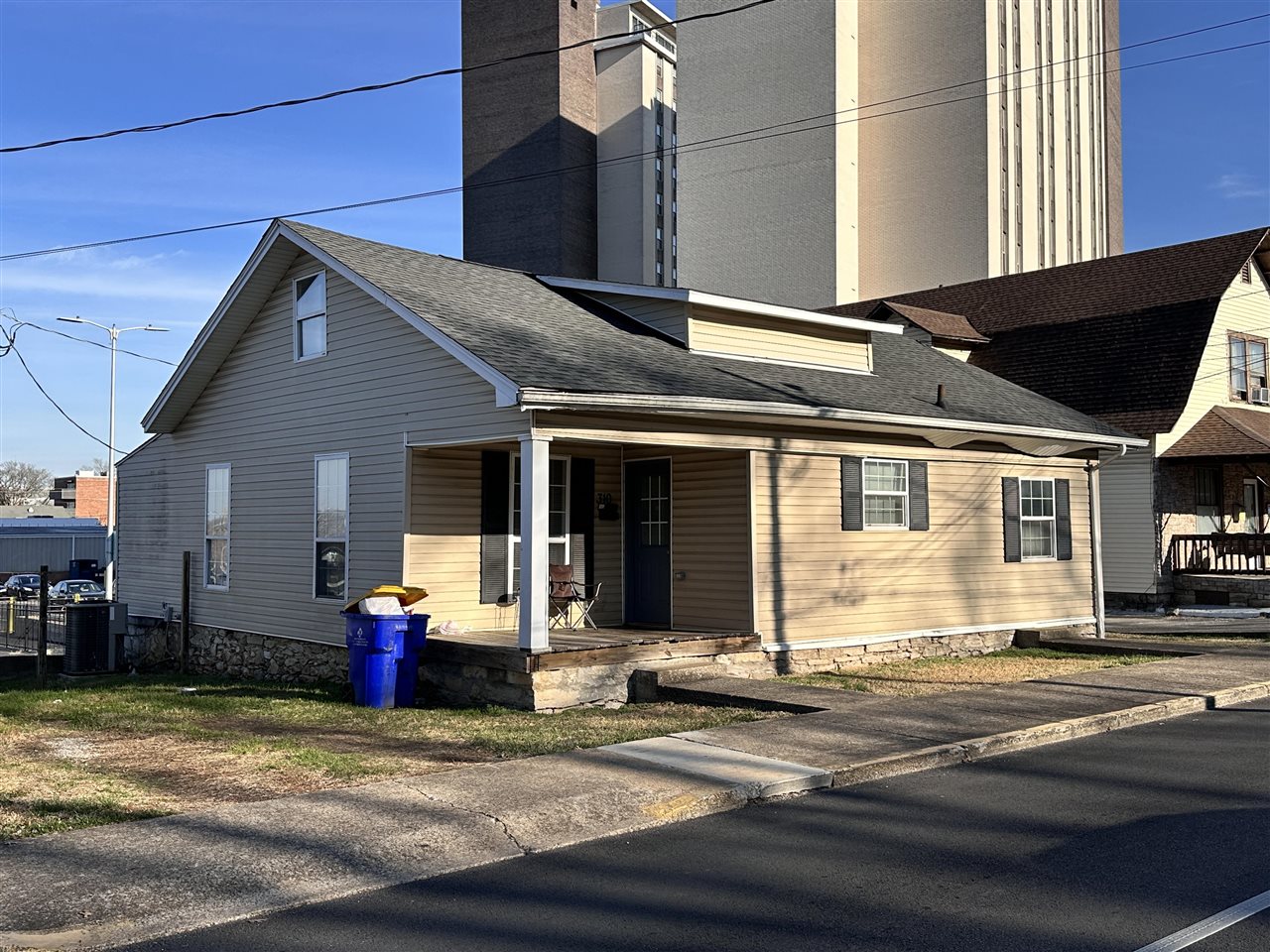 310 E 12th Avenue
