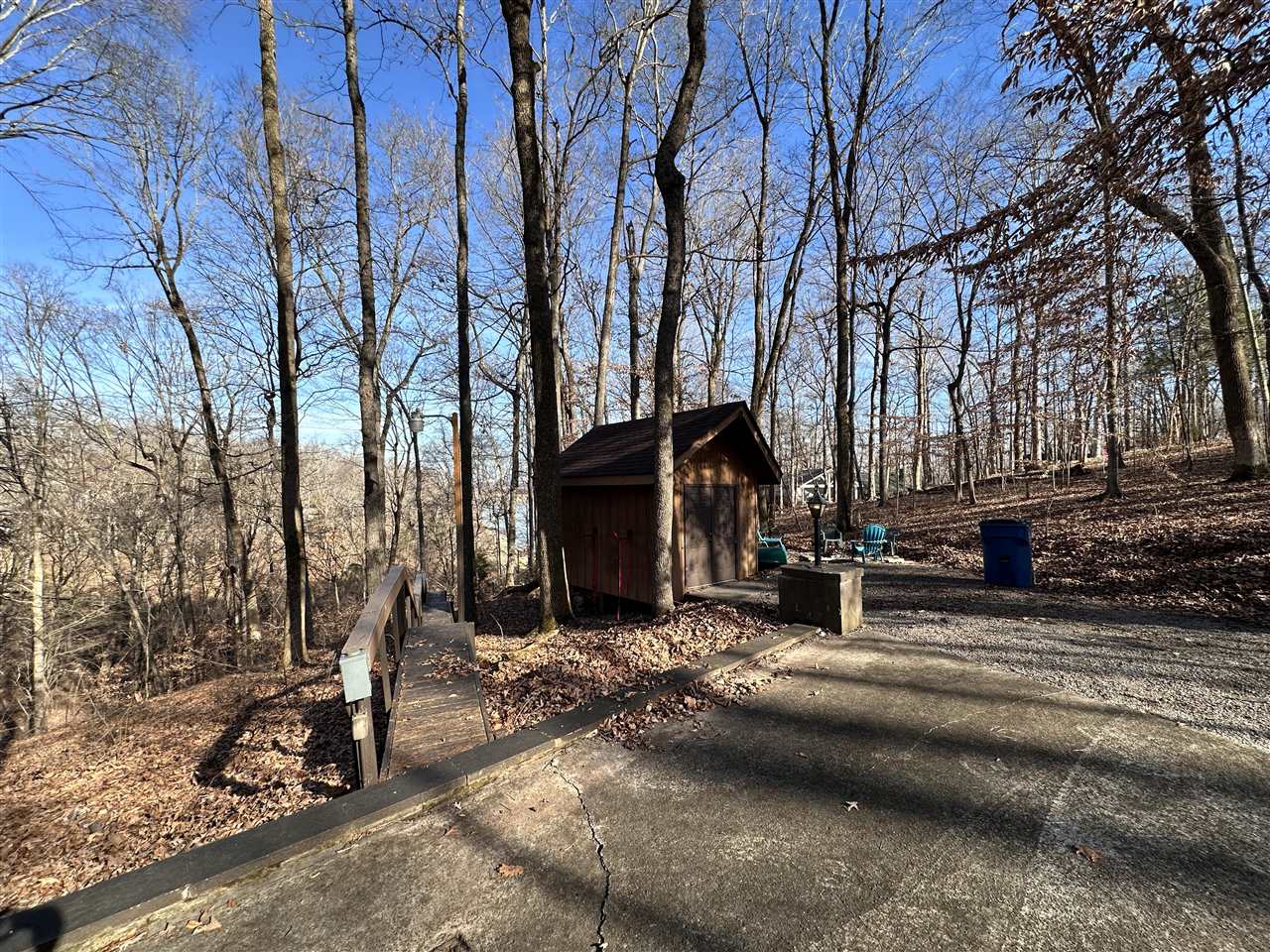 195 Yates Circle Spur