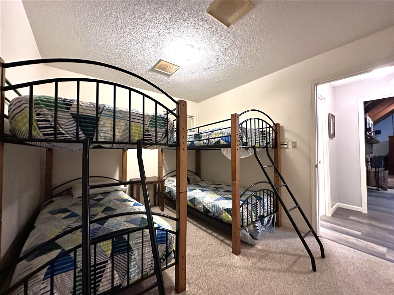 195 Yates Circle Spur