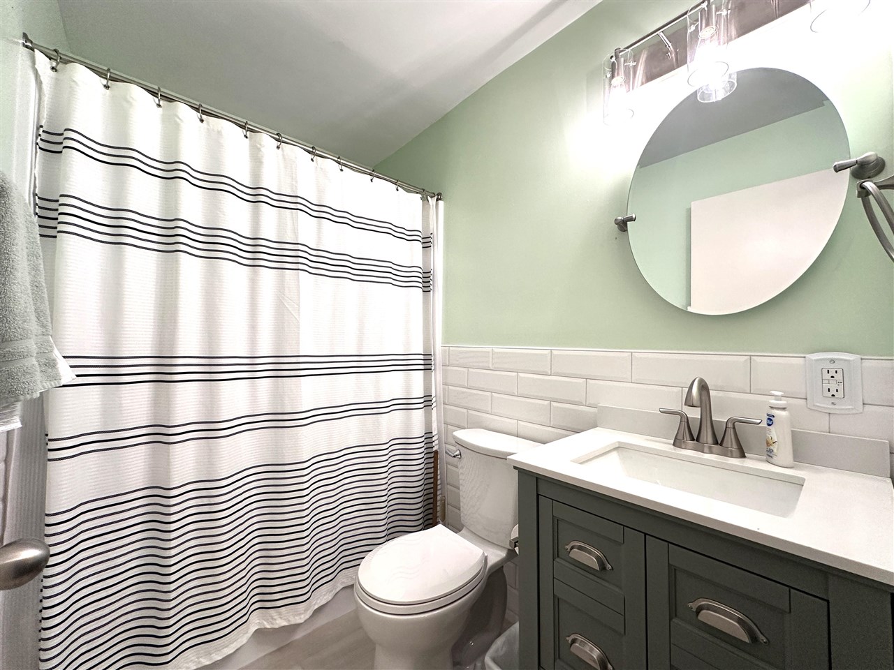 195 Yates Circle Spur