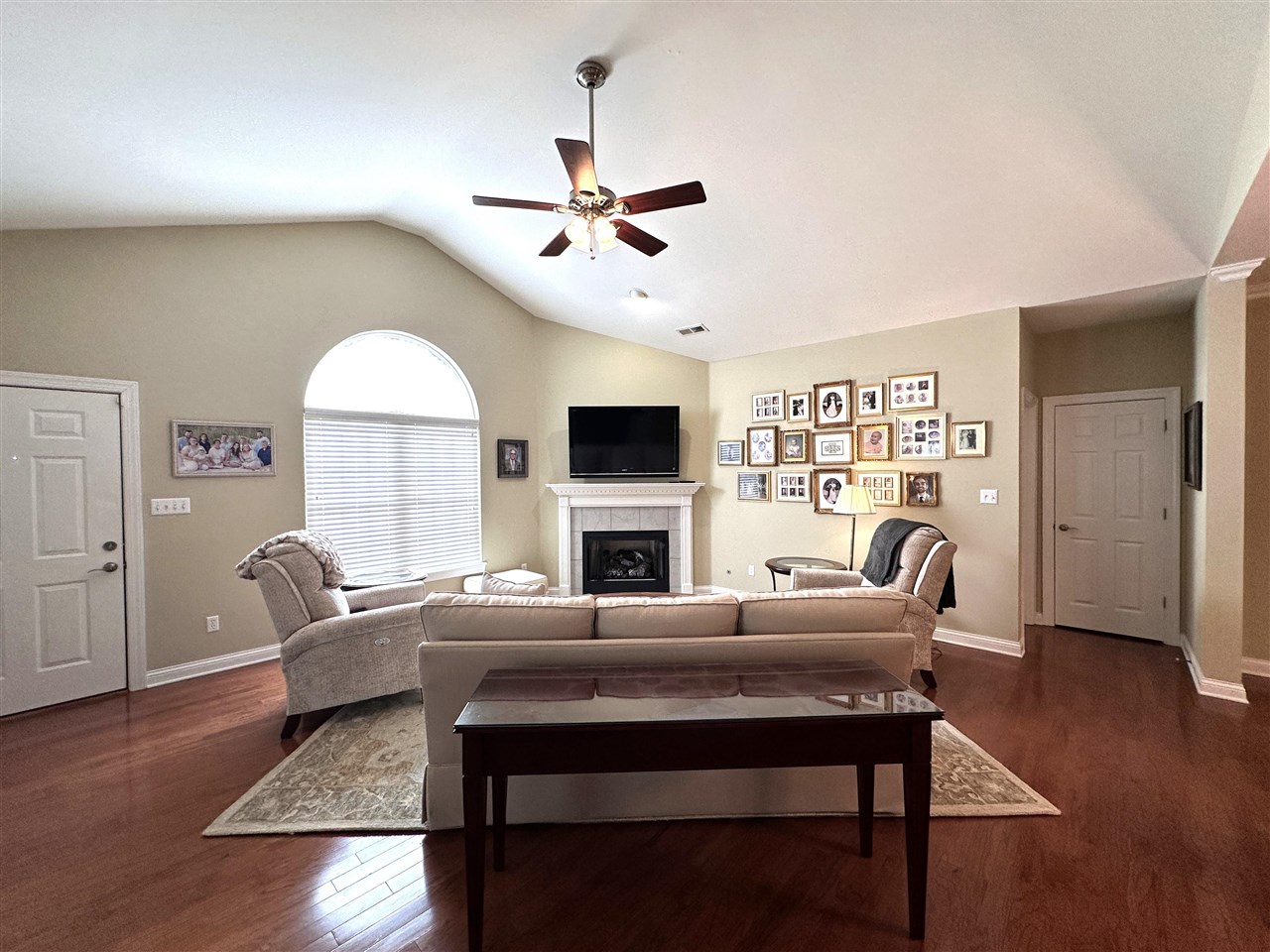 100 Augusta Avenue Unit: 9D