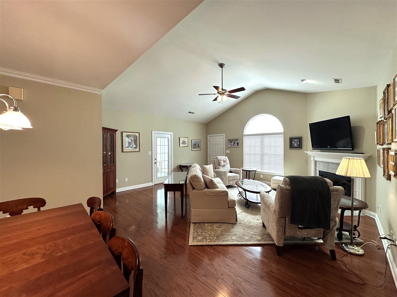 100 Augusta Avenue Unit: 9D