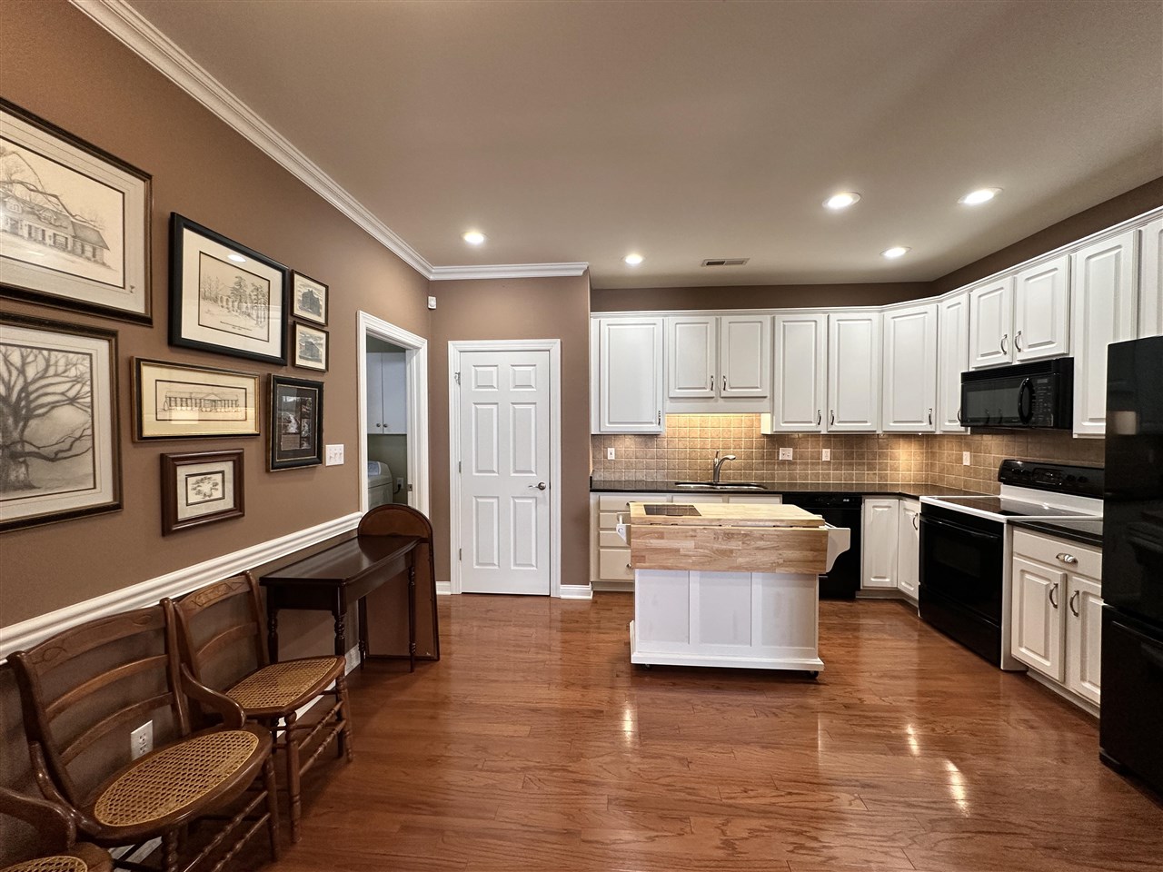 100 Augusta Avenue Unit: 9D