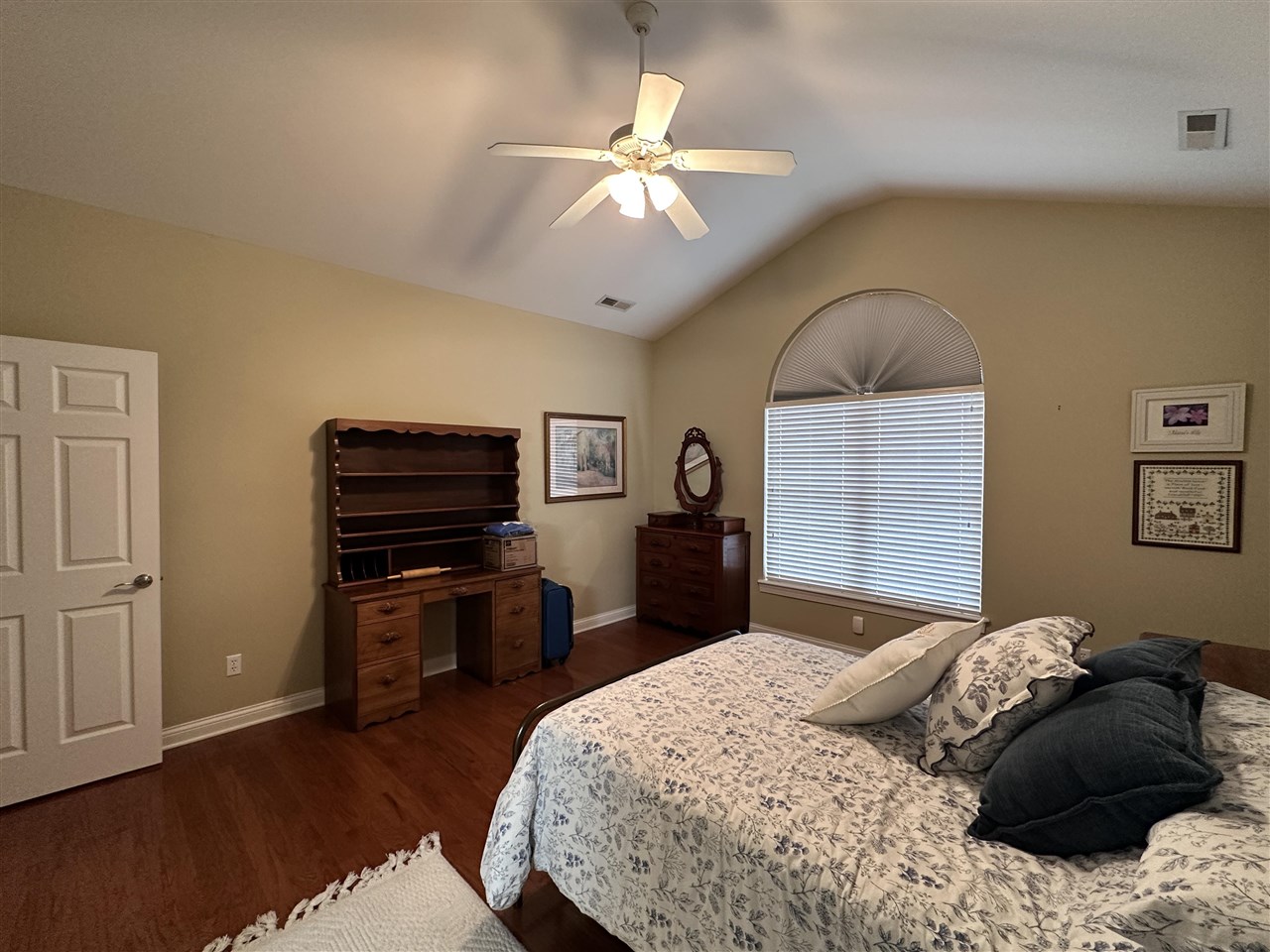 100 Augusta Avenue Unit: 9D