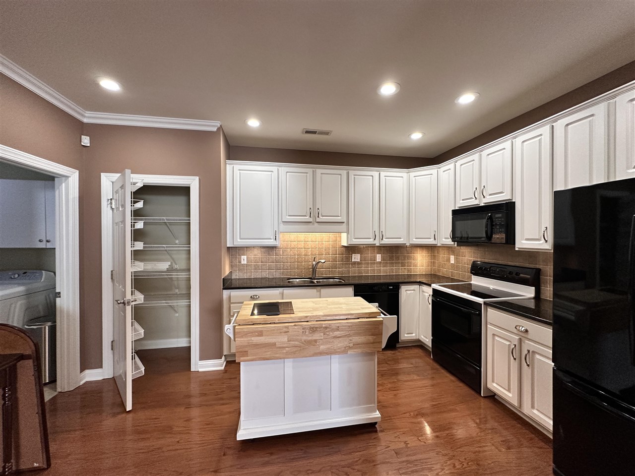 100 Augusta Avenue Unit: 9D