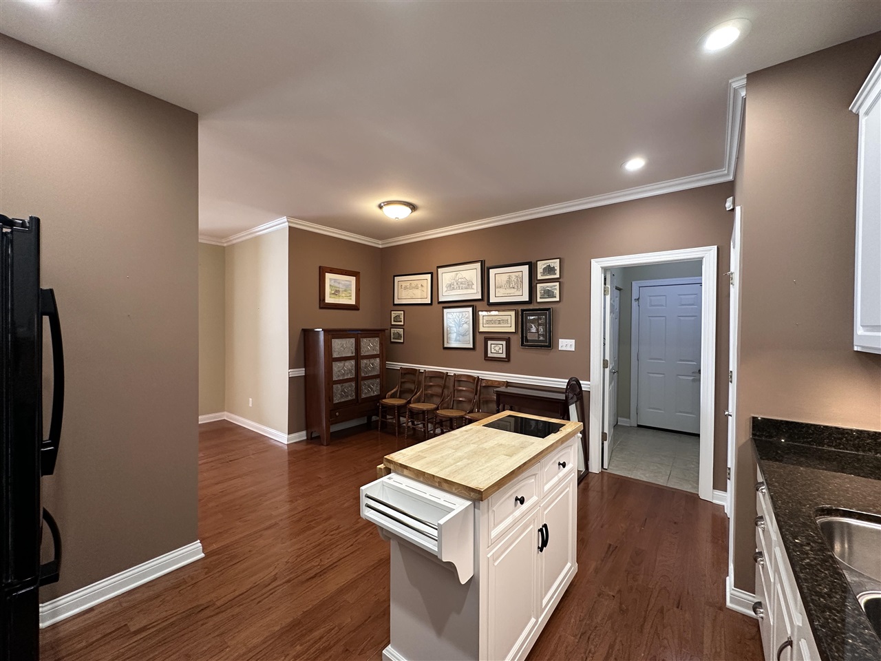 100 Augusta Avenue Unit: 9D