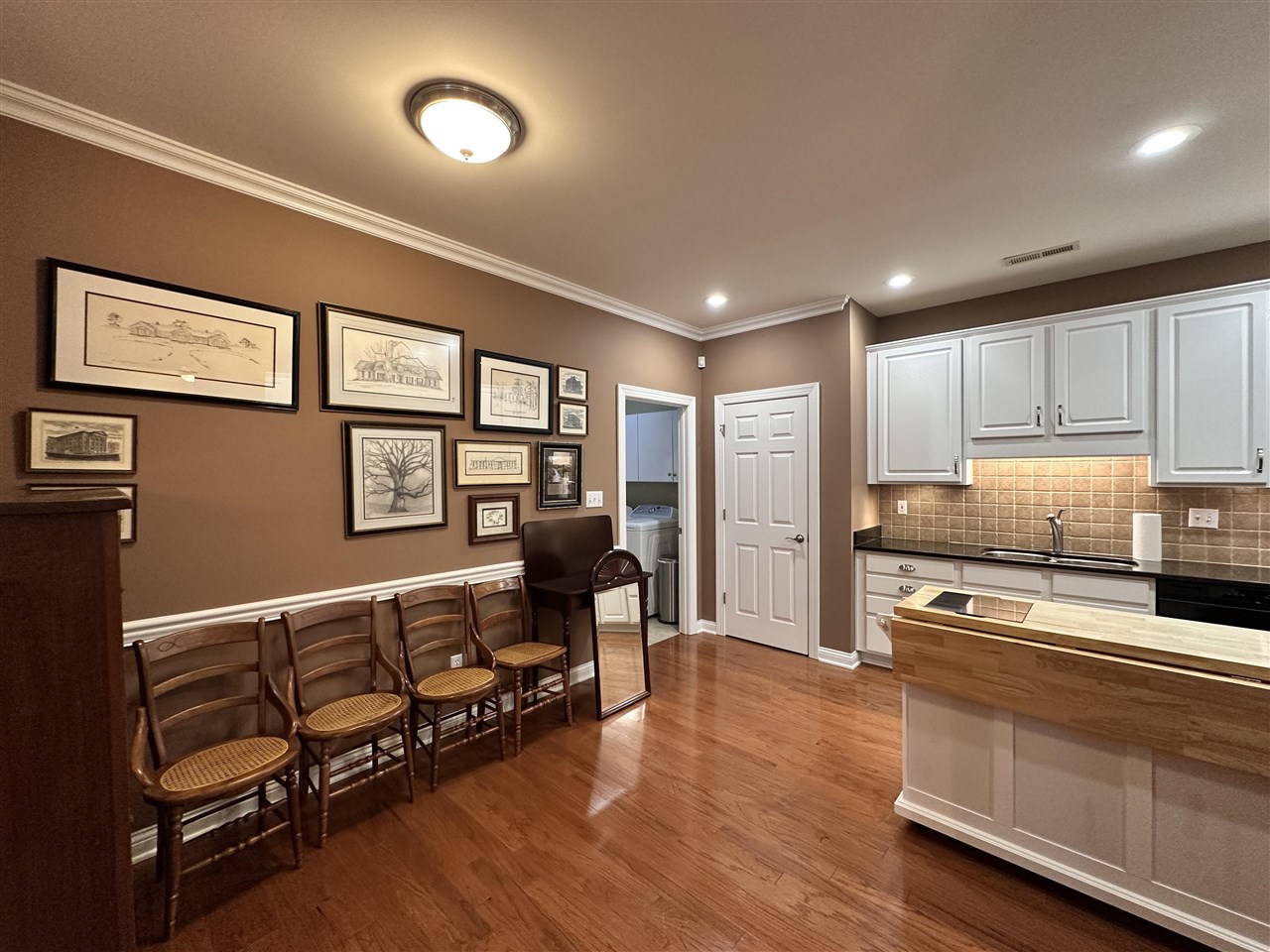 100 Augusta Avenue Unit: 9D