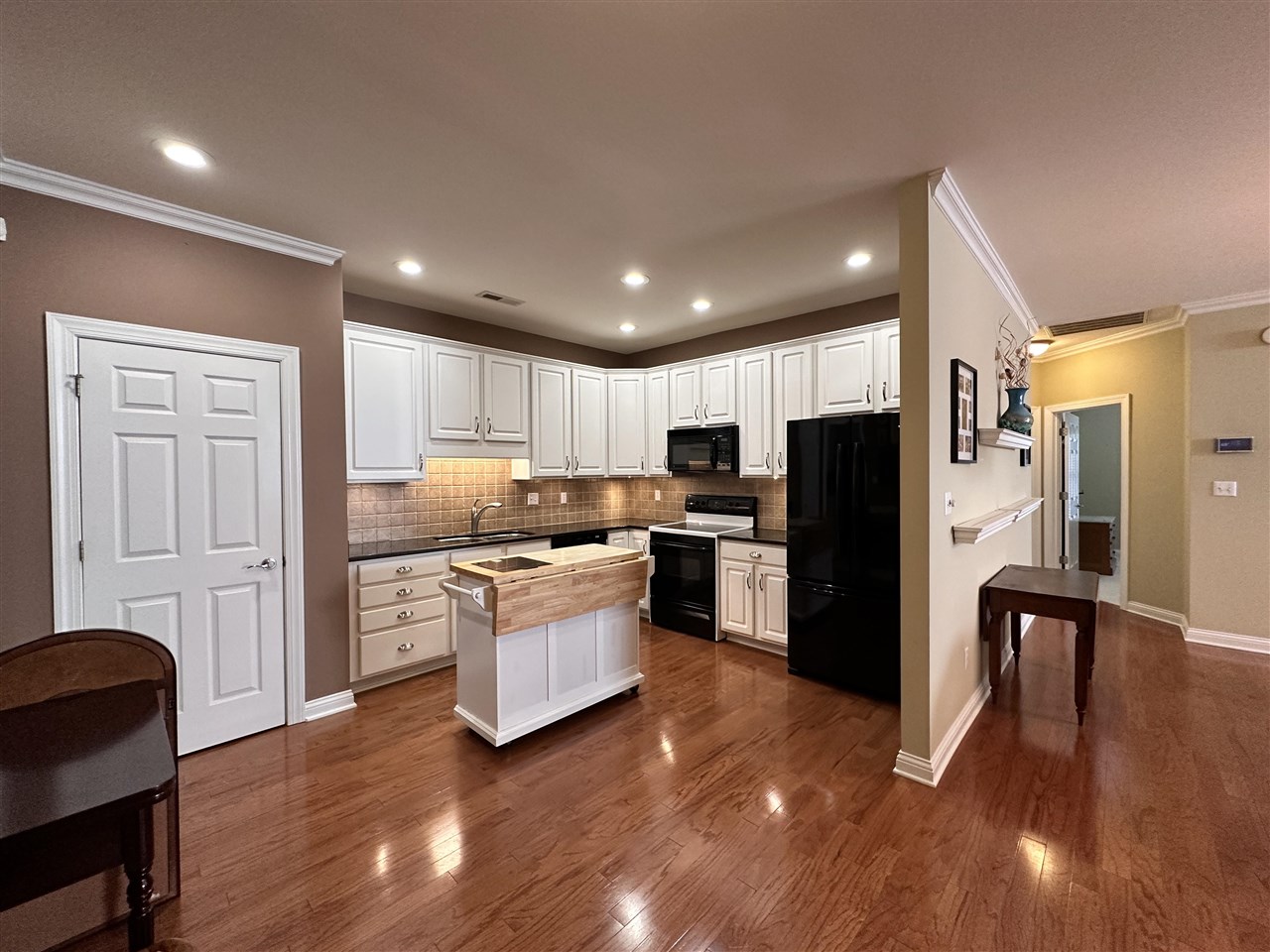 100 Augusta Avenue Unit: 9D