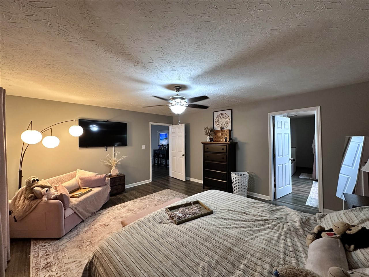 781 Hunts Lane